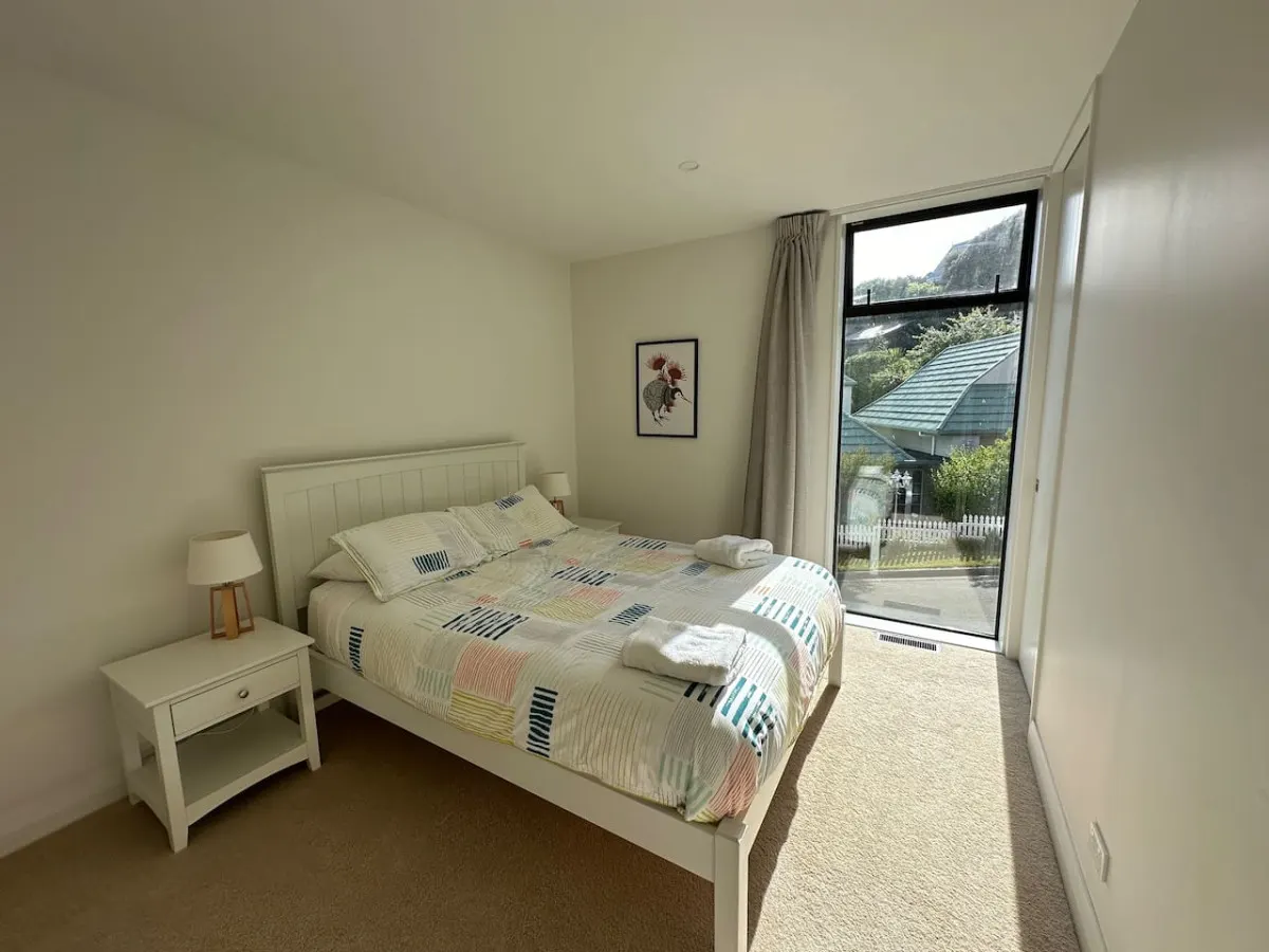 Awesome Modern Akaroa Bach 9