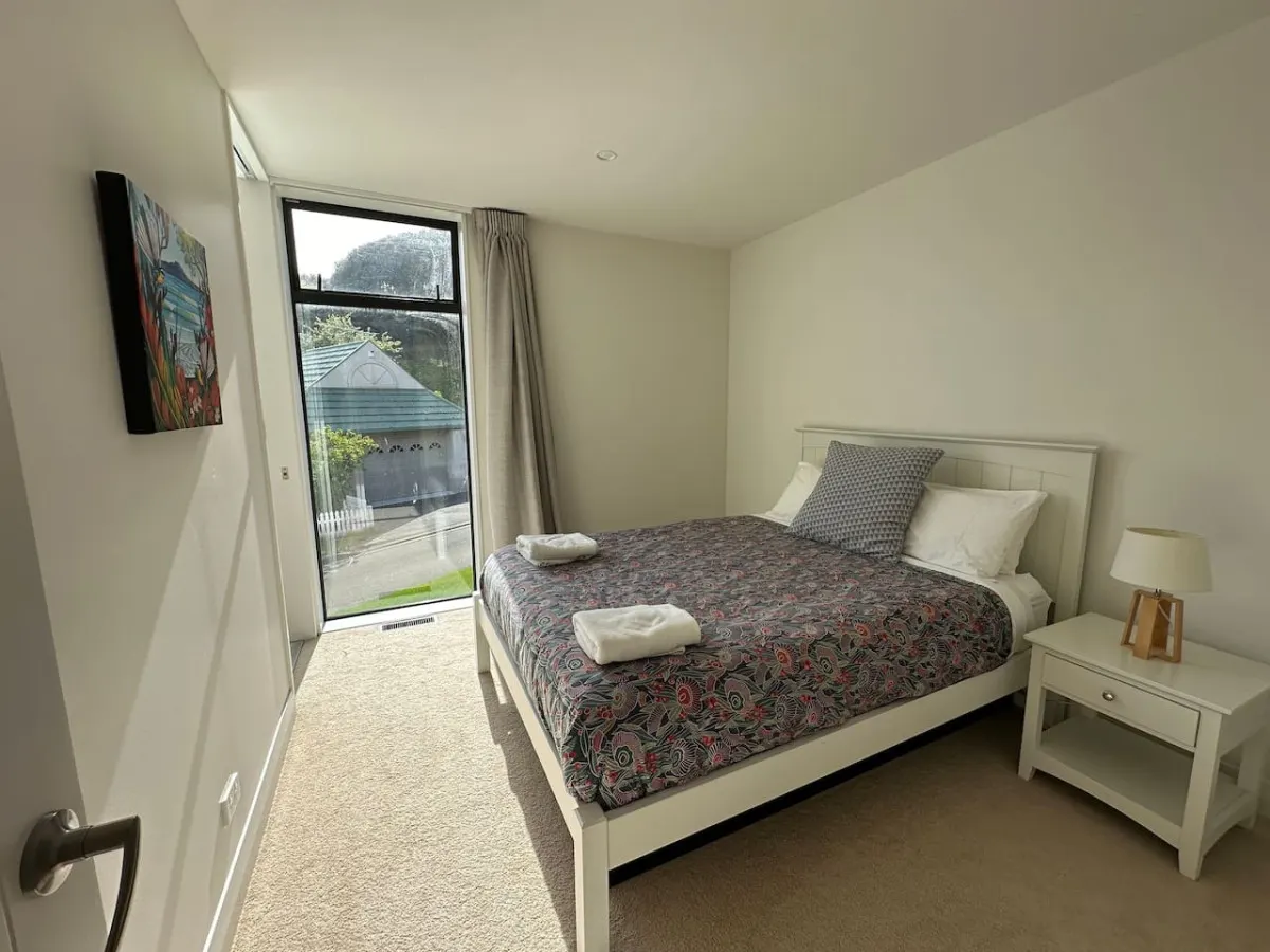 Awesome Modern Akaroa Bach 10