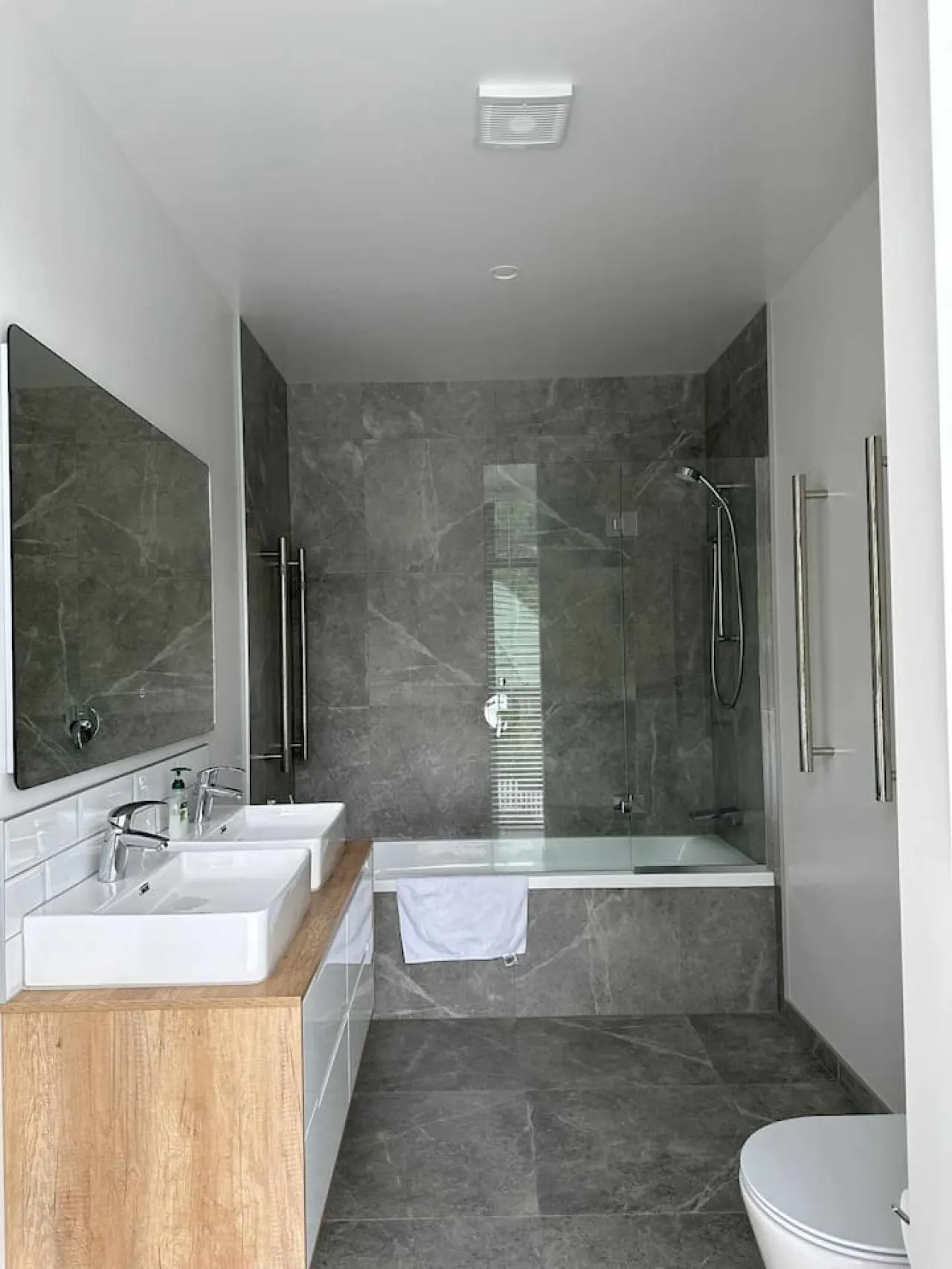 Awesome Modern Akaroa Bach 11