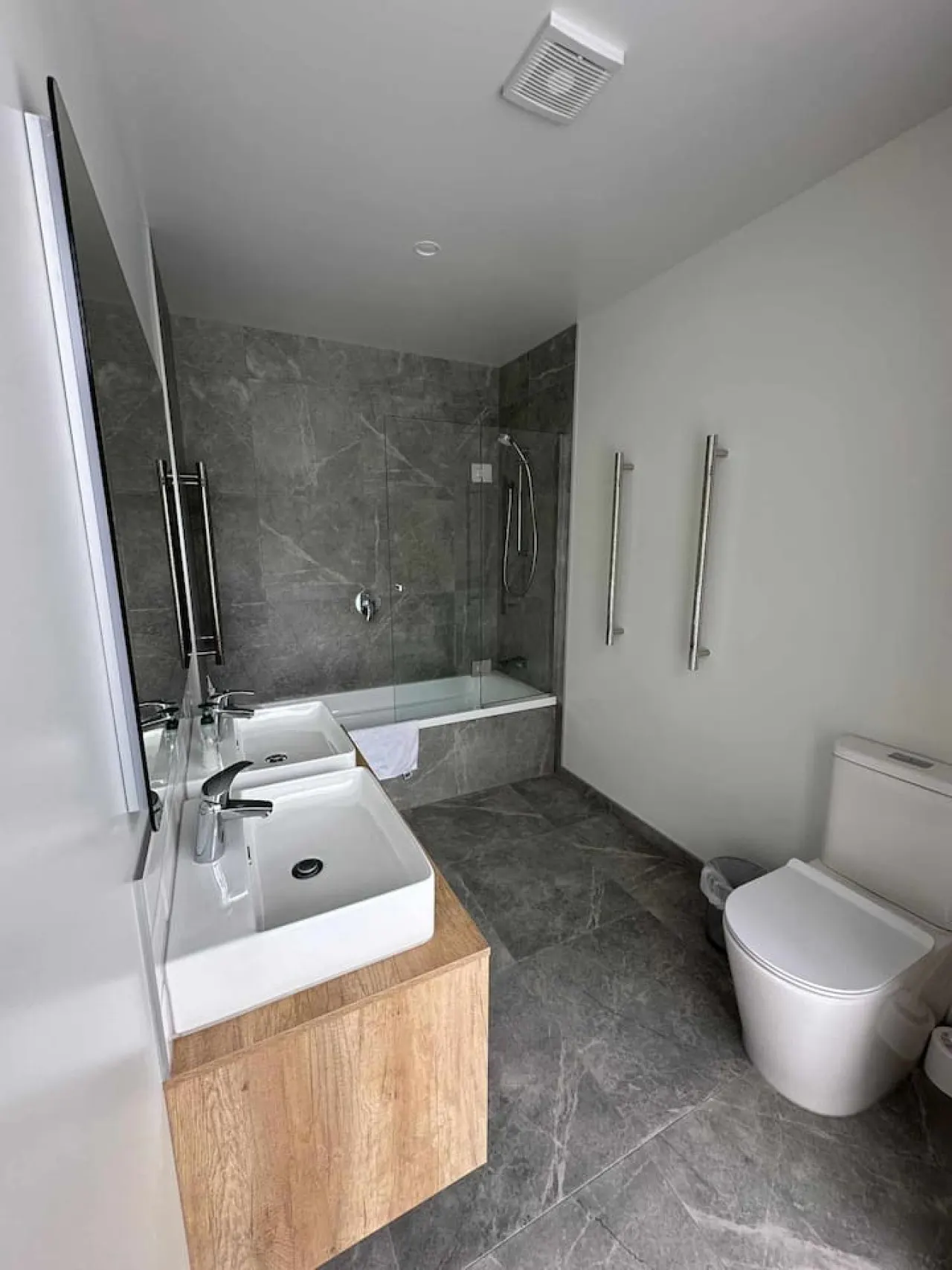 Awesome Modern Akaroa Bach 12