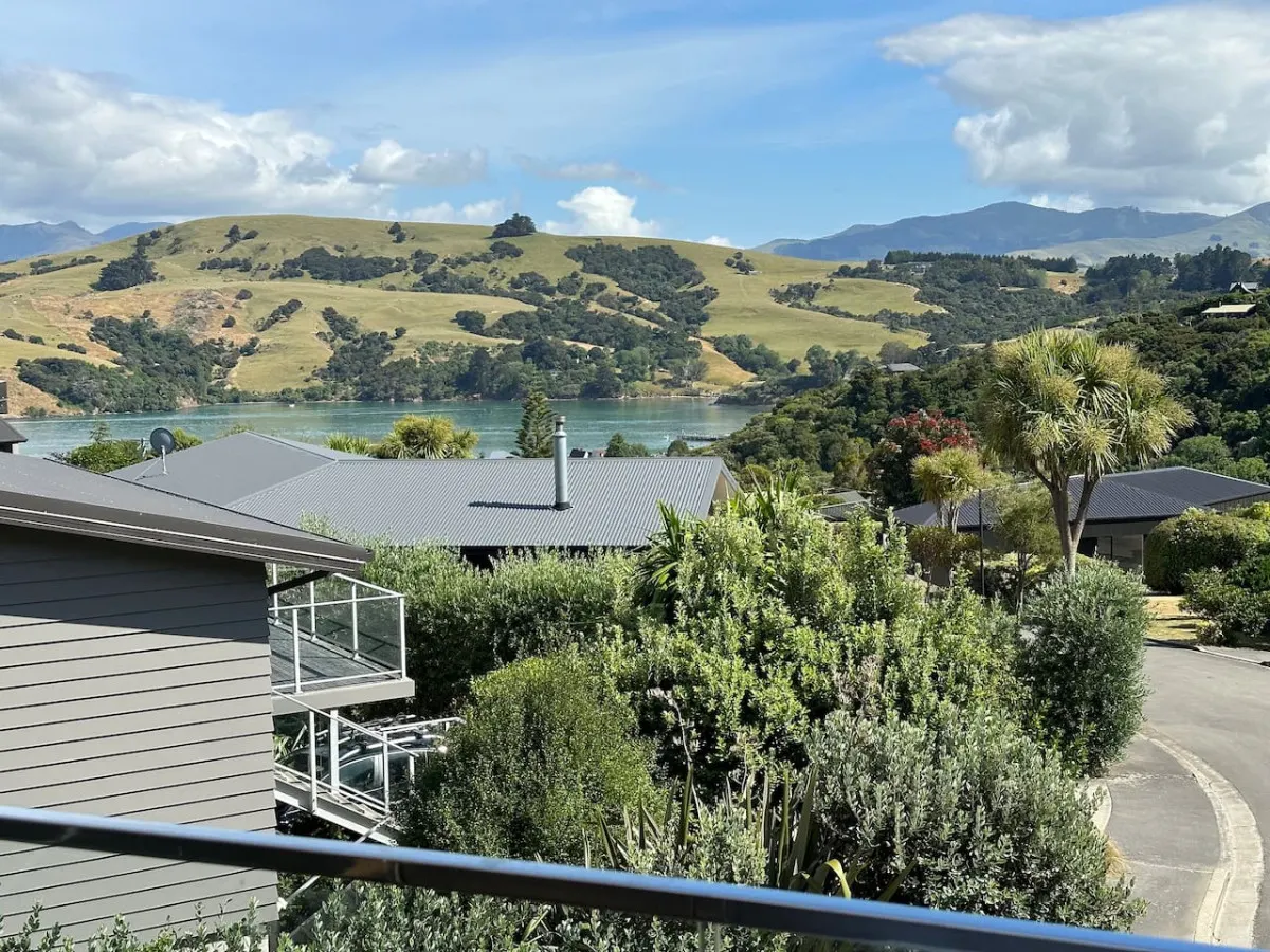 Awesome Modern Akaroa Bach 17
