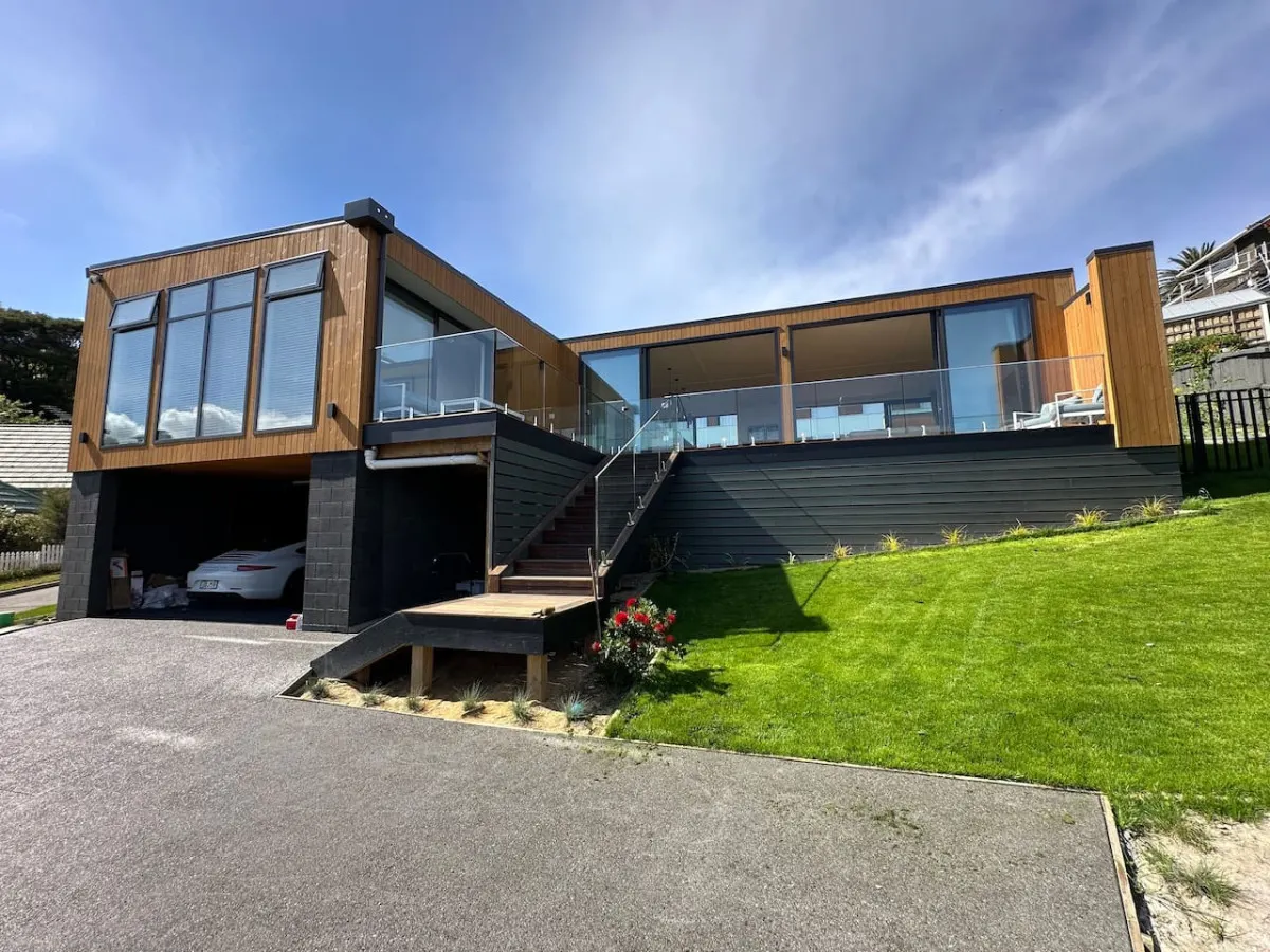 Awesome Modern Akaroa Bach 18