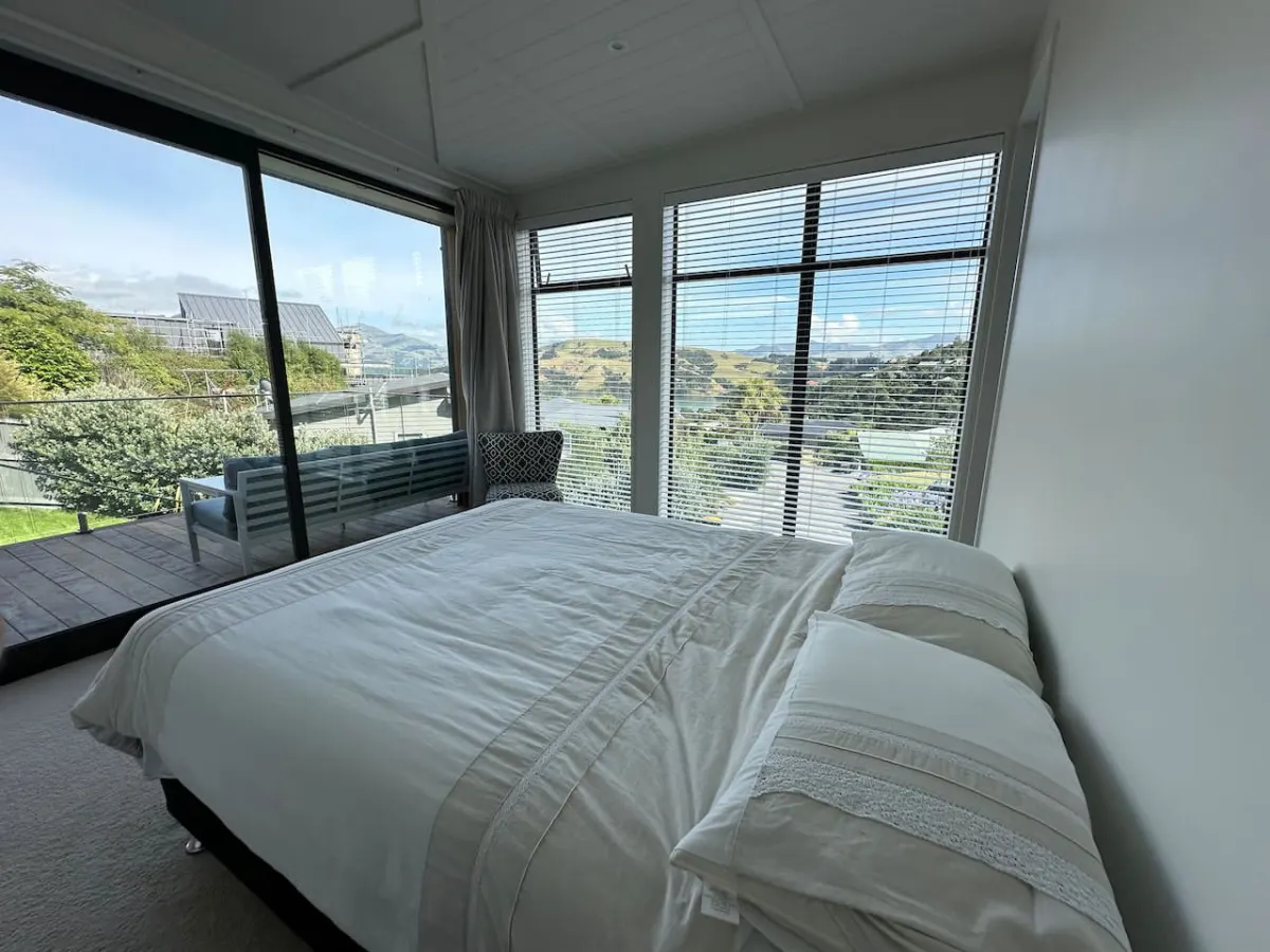 Awesome Modern Akaroa Bach 6