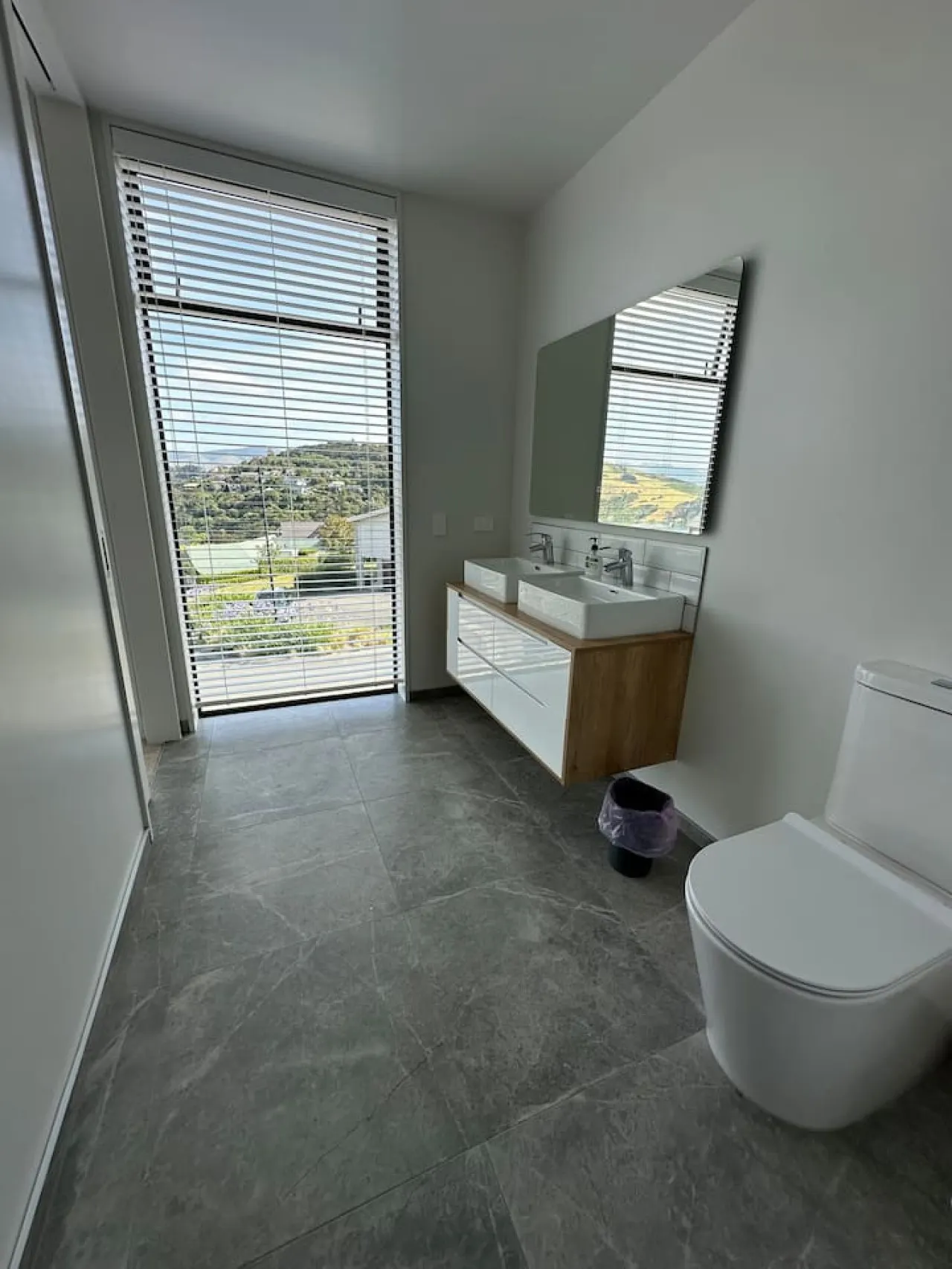 Awesome Modern Akaroa Bach 7
