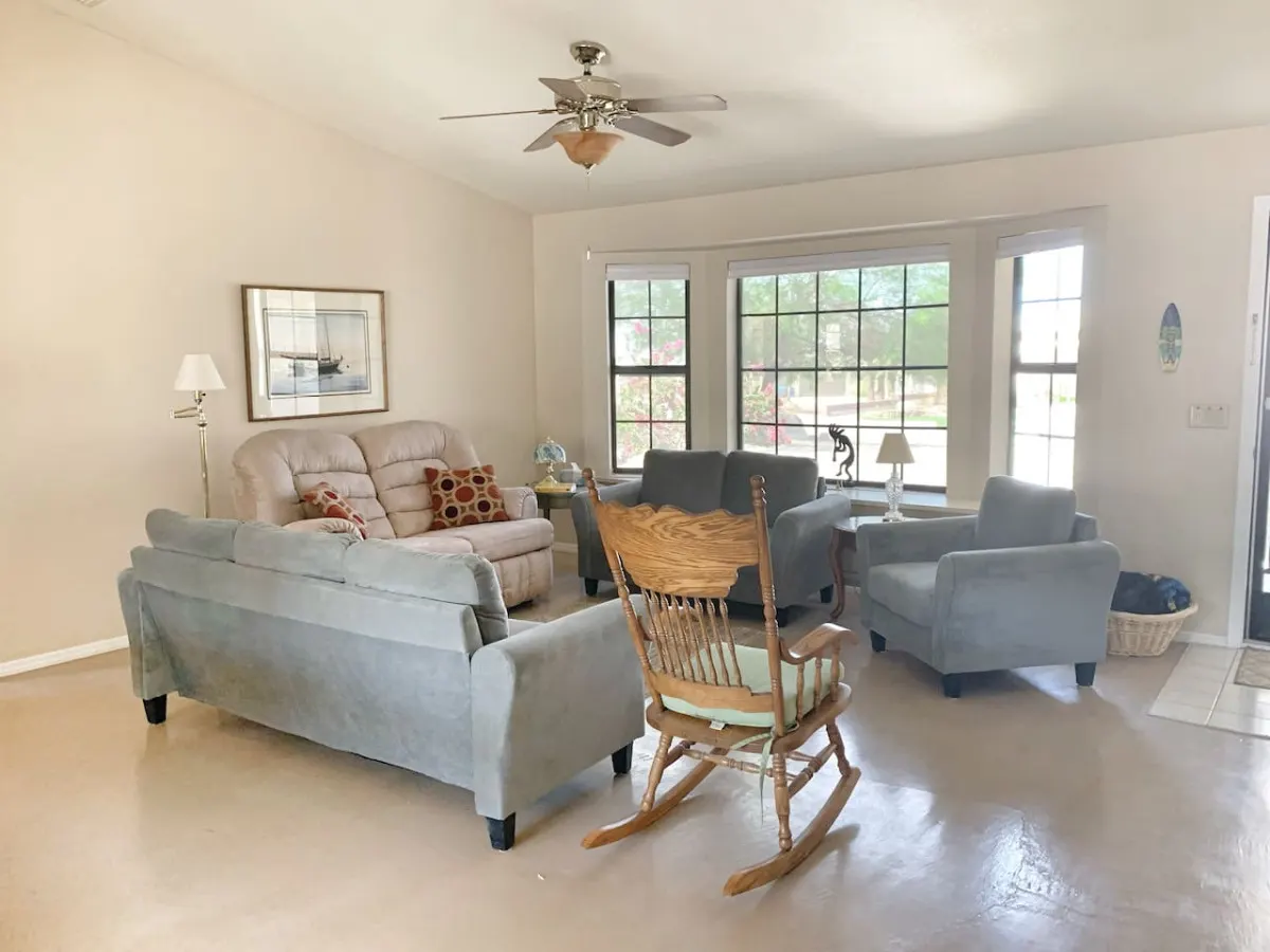 Havasu Coral Reef - Desert Backdrop, Trail Access, Pets, Fire pit 7
