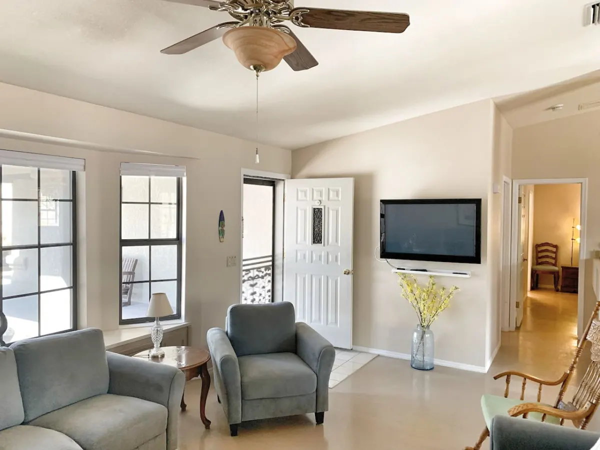 Havasu Coral Reef - Desert Backdrop, Trail Access, Pets, Fire pit 8