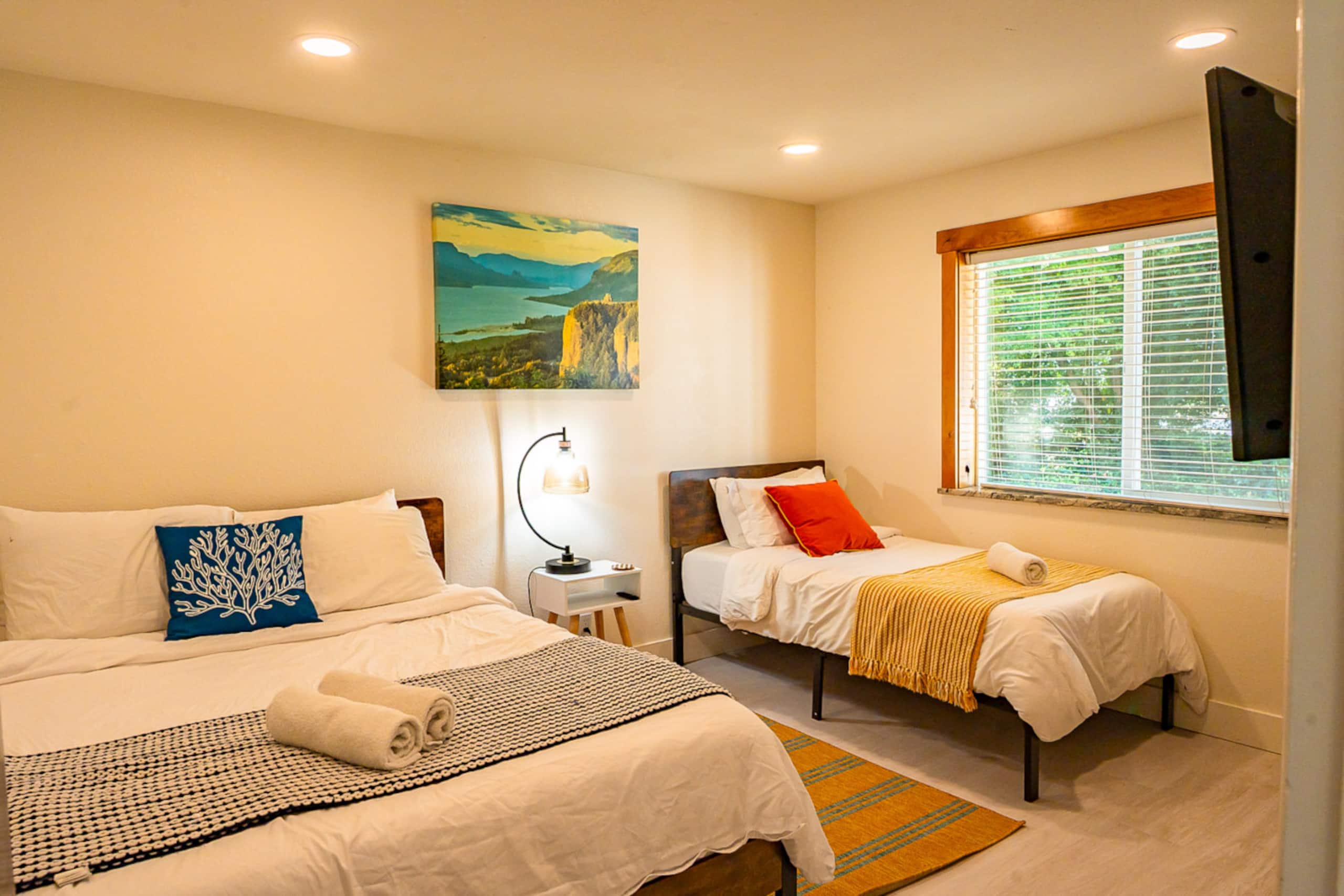 Modern Coast Escape | Hot Tub, Games & Near Beach 25