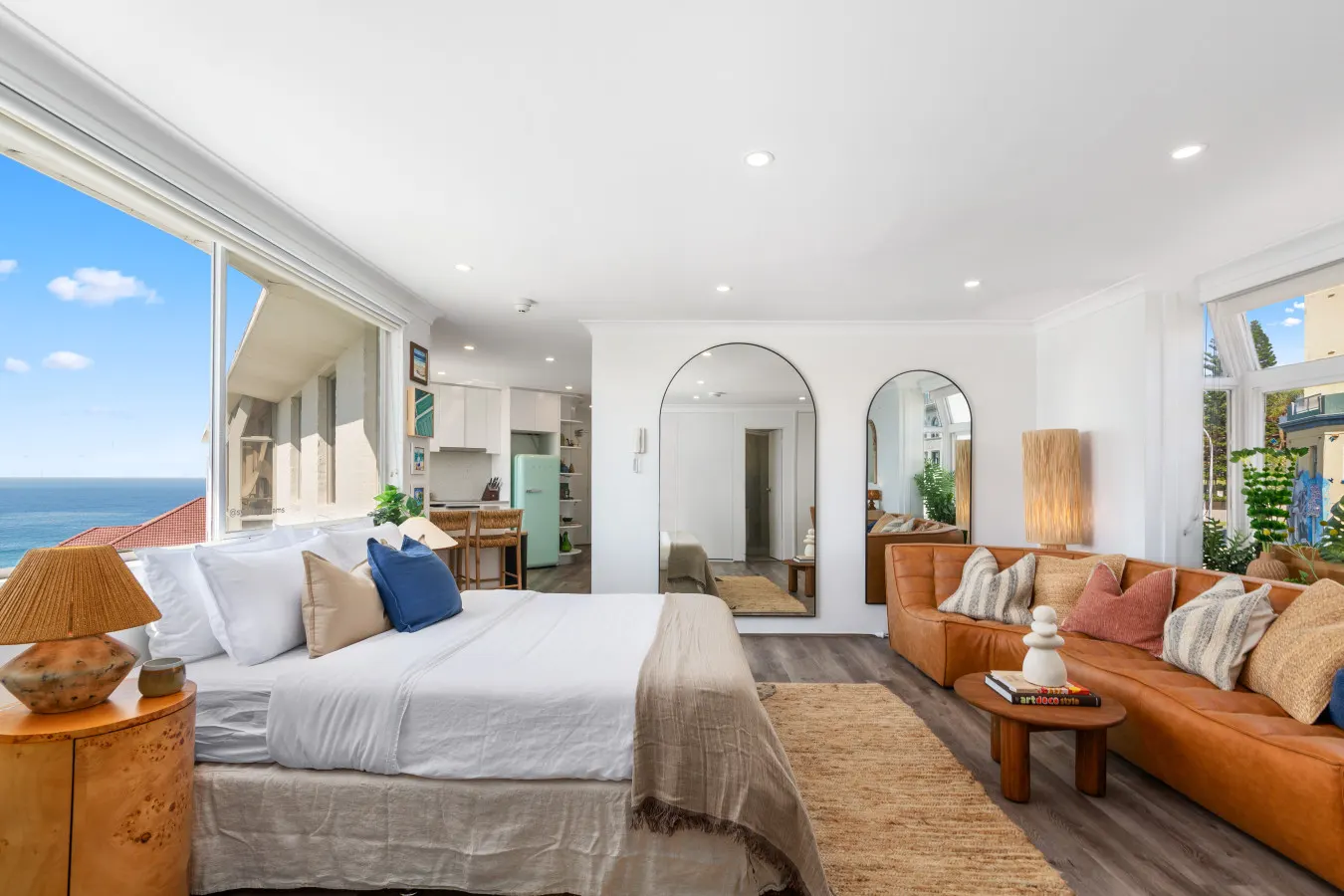 OMG Penthouse Beach Views by Sydney Dreams 6