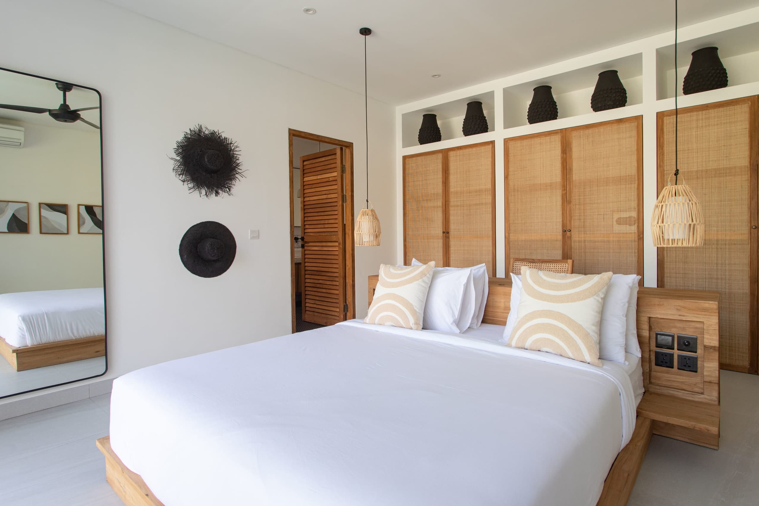 Modern Elegance in Bingin Beach: 3 BR Luxury Villa 16