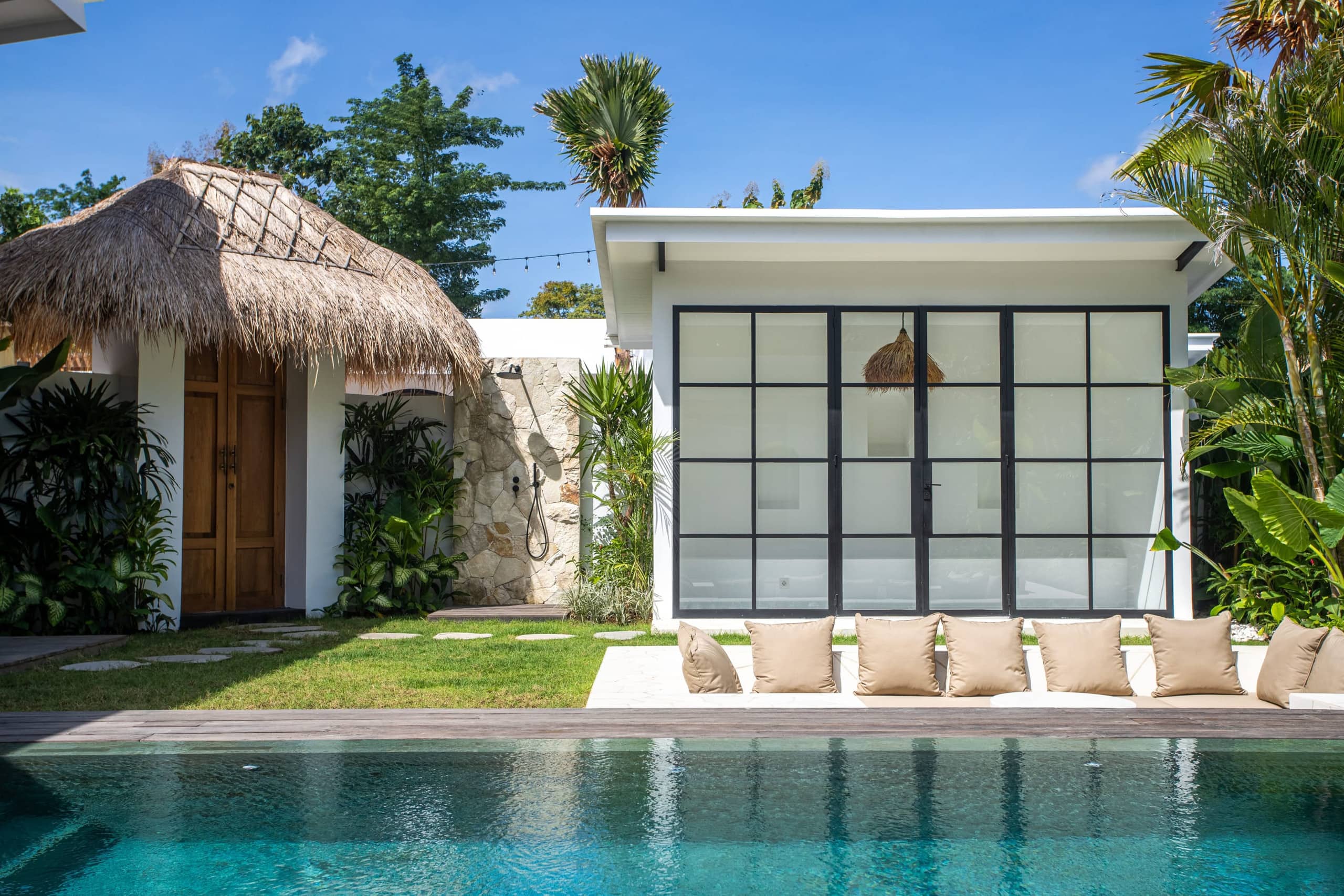 Modern Elegance in Bingin Beach: 3 BR Luxury Villa — photo 5