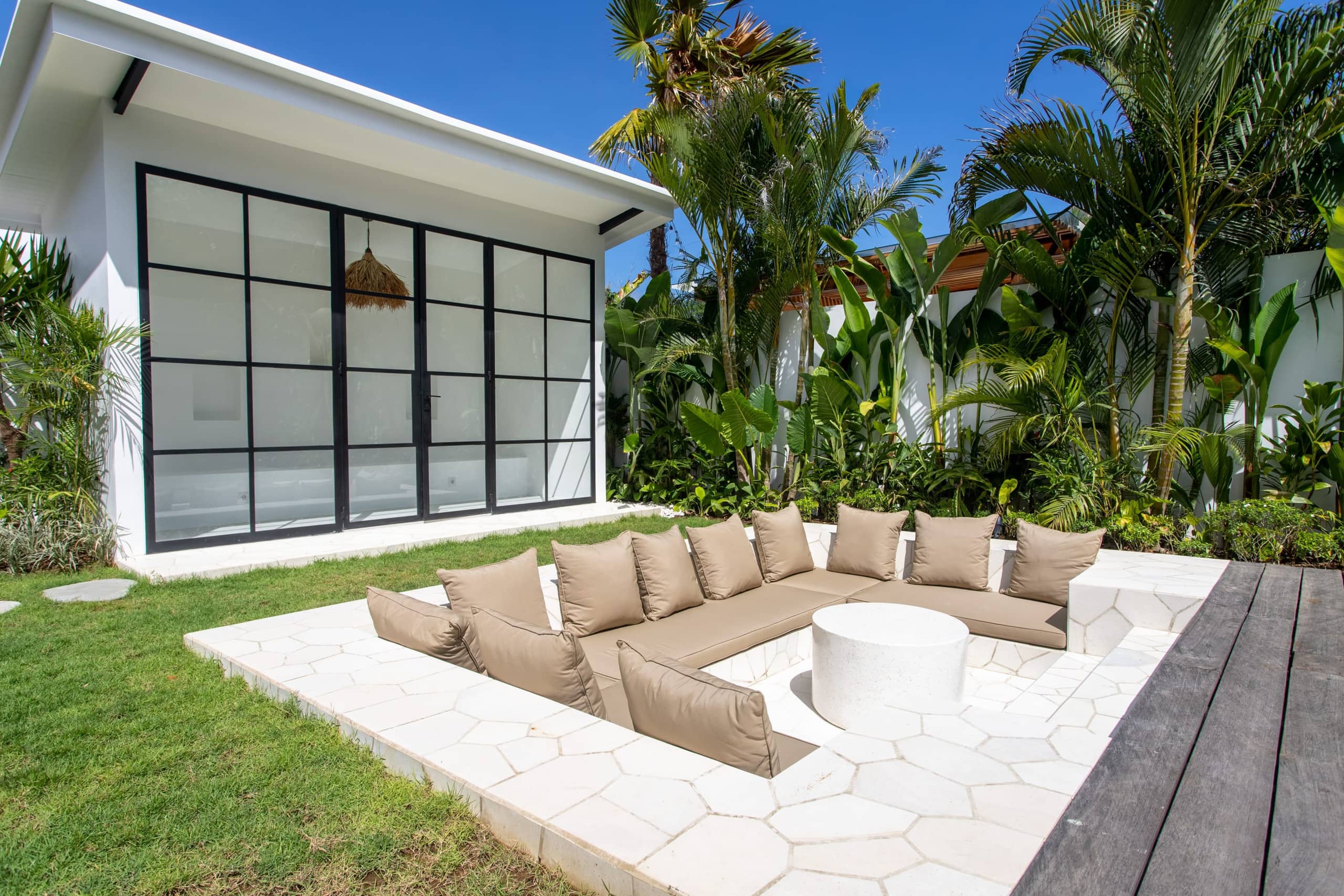 Modern Elegance in Bingin Beach: 3 BR Luxury Villa — photo 4
