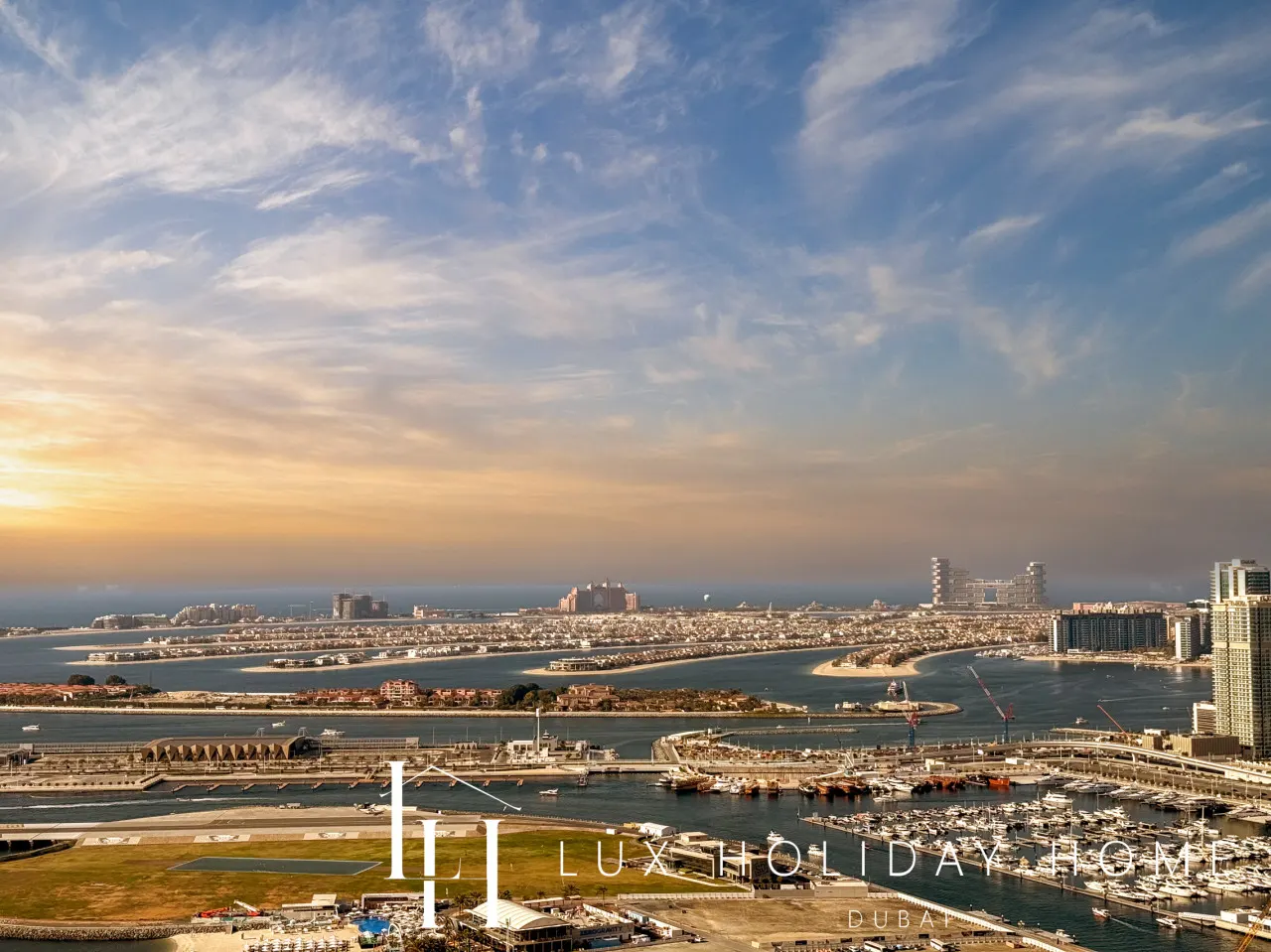 LUX The Premium Marina Sea View Suite 9