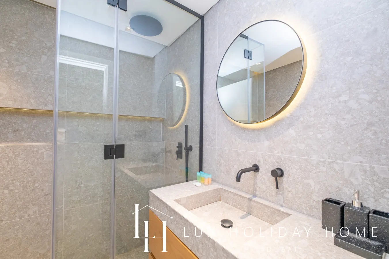 LUX The Premium Marina Sea View Suite 17