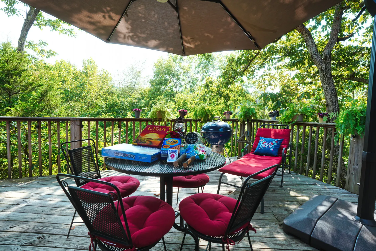 Riverfront Balcony Suite 14