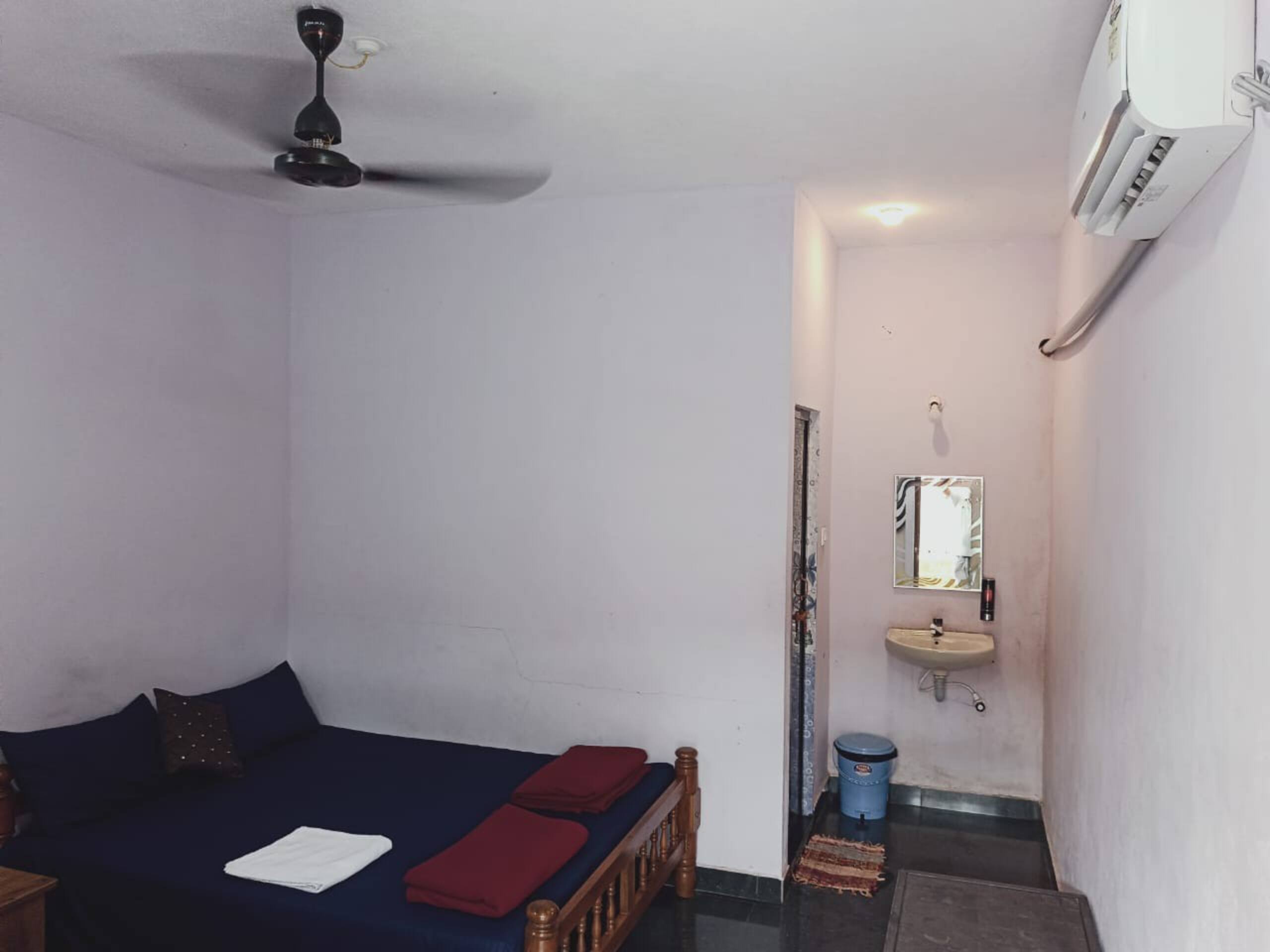 Parshuram Sea Shore cafe Entire Place to Stay 8