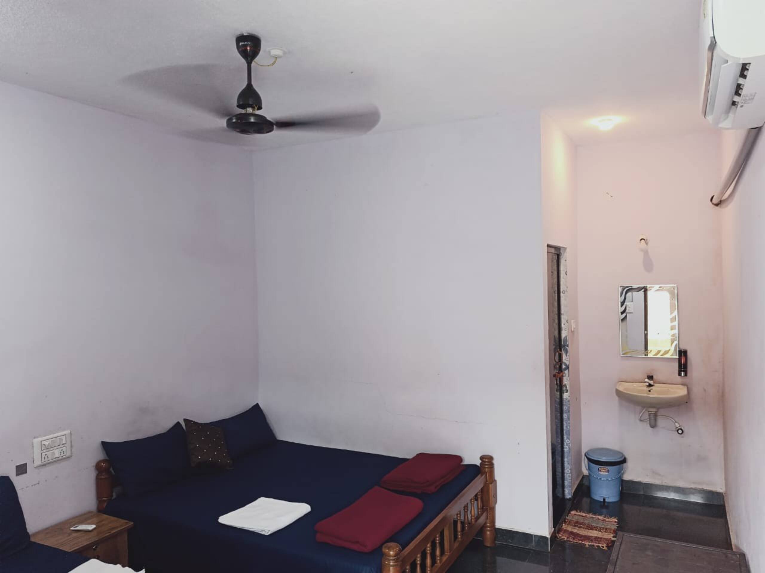 Parshuram Sea Shore cafe Entire Place to Stay — photo 3