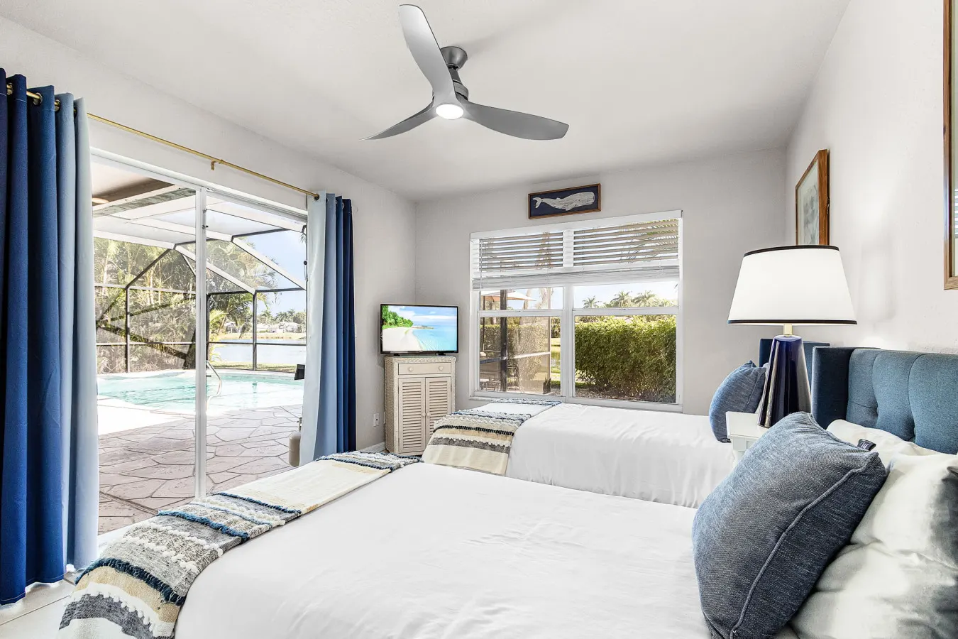 Lazy days & lake views. Beautiful Naples pool home in Briarwood 13