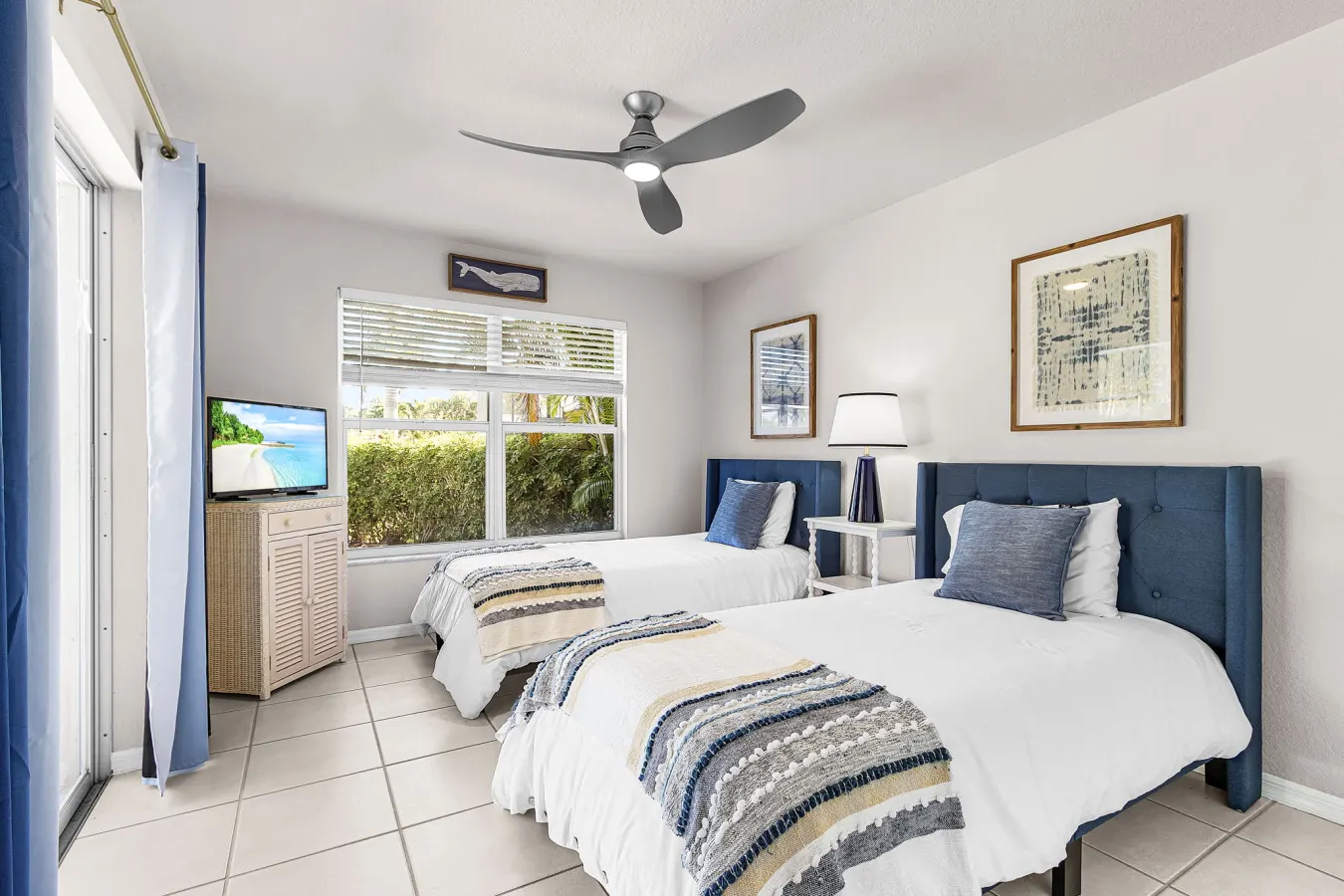 Lazy days & lake views. Beautiful Naples pool home in Briarwood 14