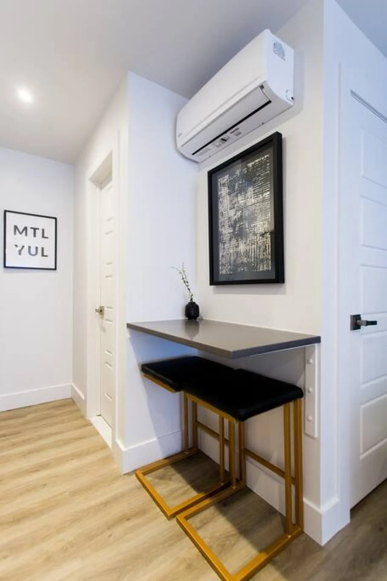 Little Italy - Blue Tropics Studio in Little Italy with kitchen - Unit 401 18