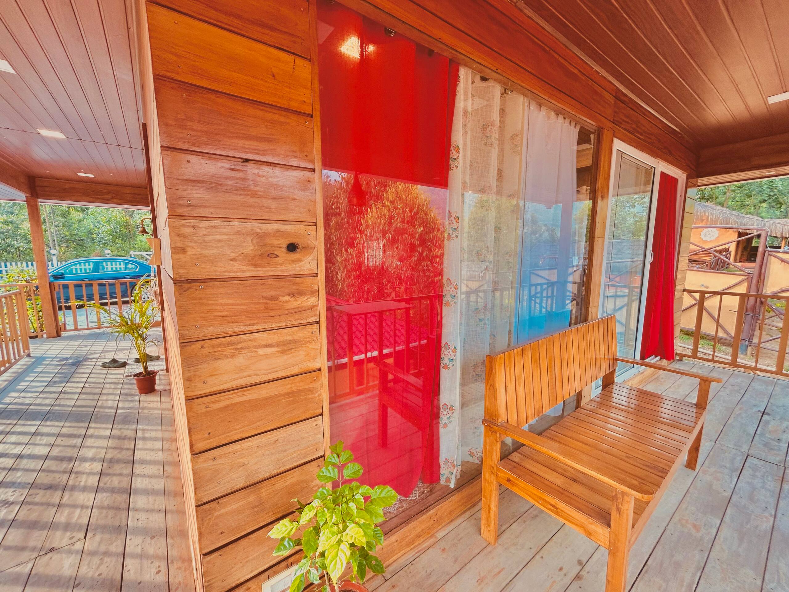 Wooden Studio Villa in Kanthalloor by KanavLiving 8