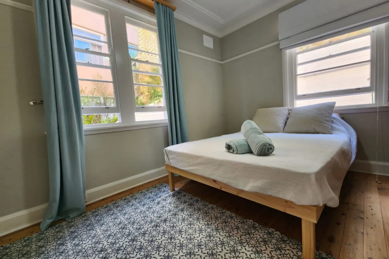 Stunning 2BR Unit in Queenscliff 10