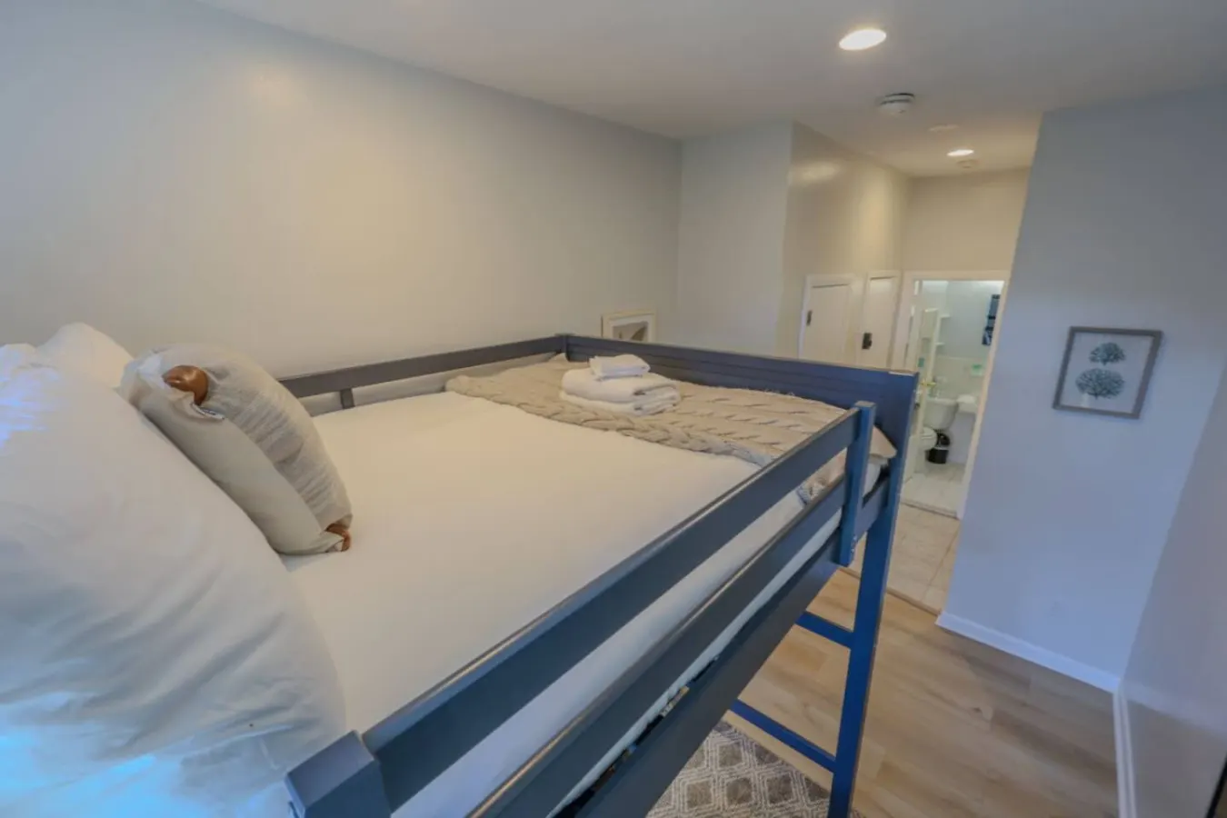 Cozy Studio in the South End 4