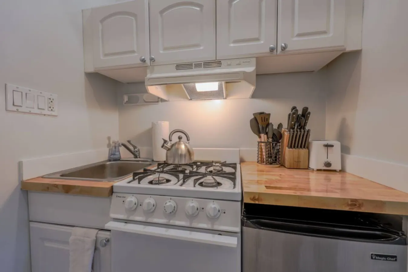 Cozy Studio in the South End 7