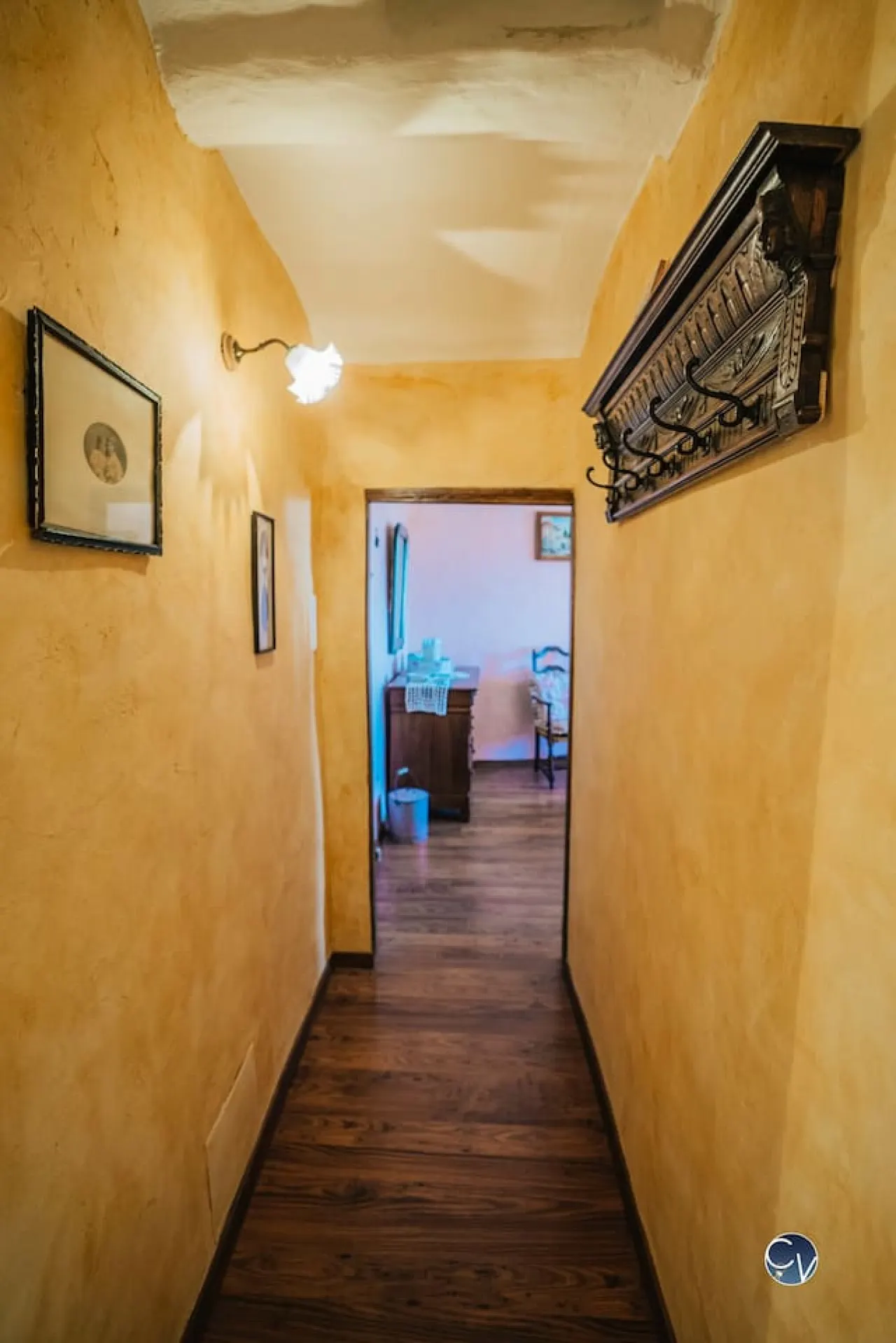 Maison en pierre avec bassin 11