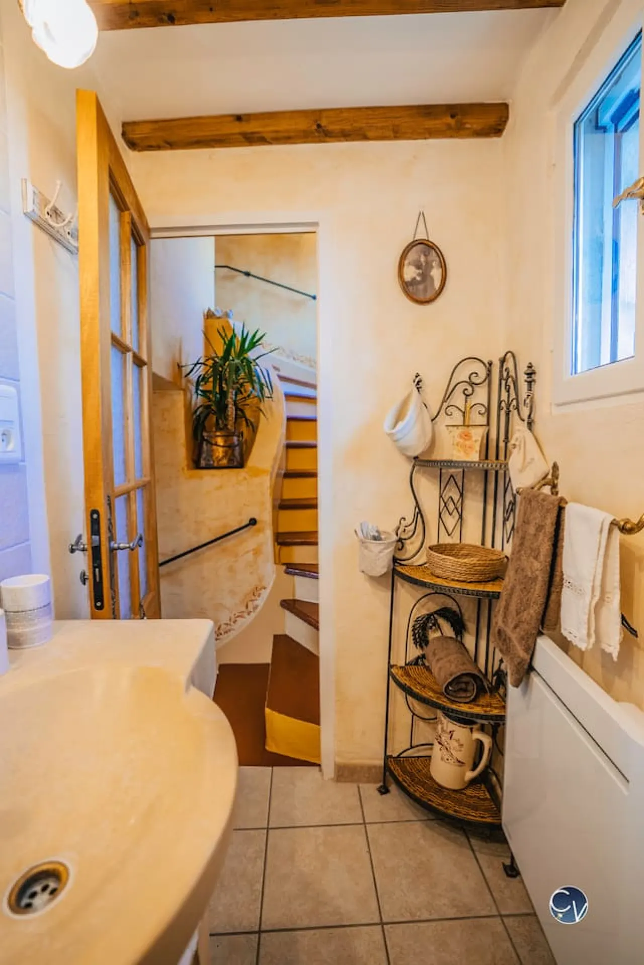 Maison en pierre avec bassin 18