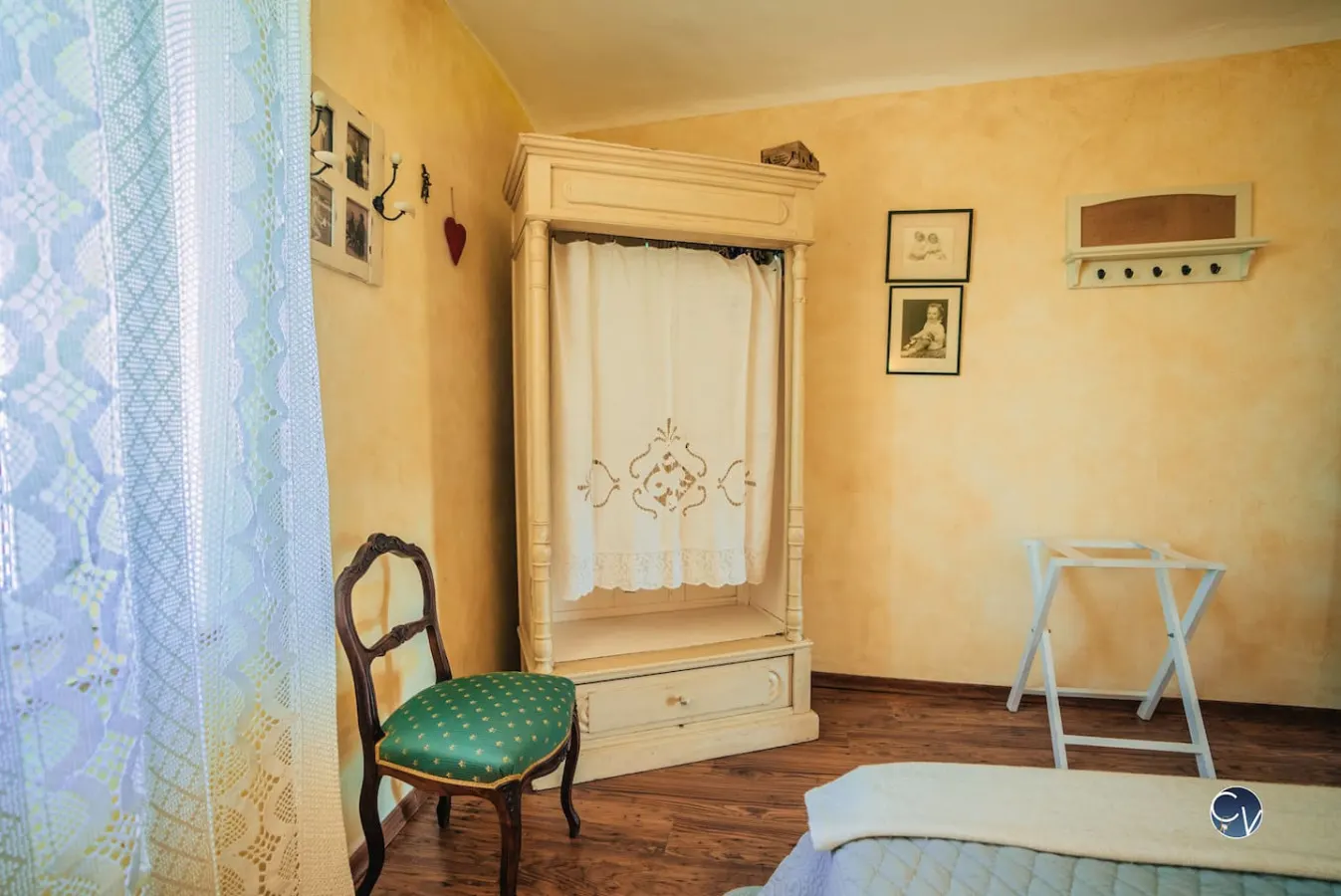 Maison en pierre avec bassin 6