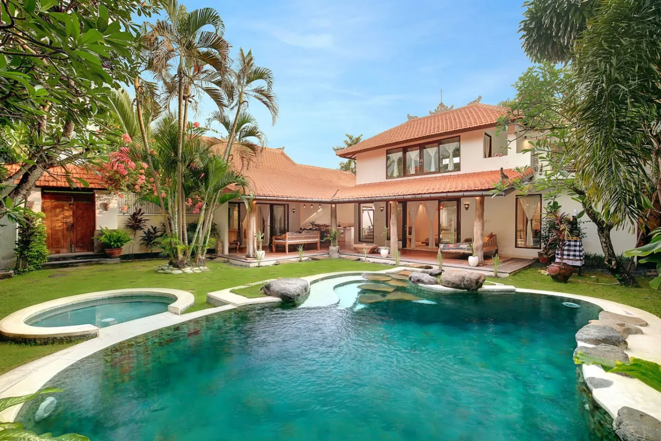 Lepa Villa 3.5 bedroom oasis in Legian