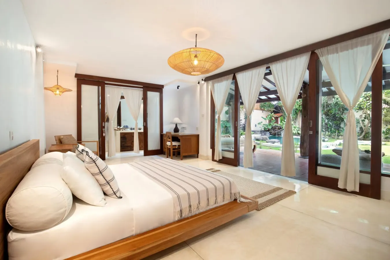Lepa Villa 3.5 bedroom oasis in Legian 10