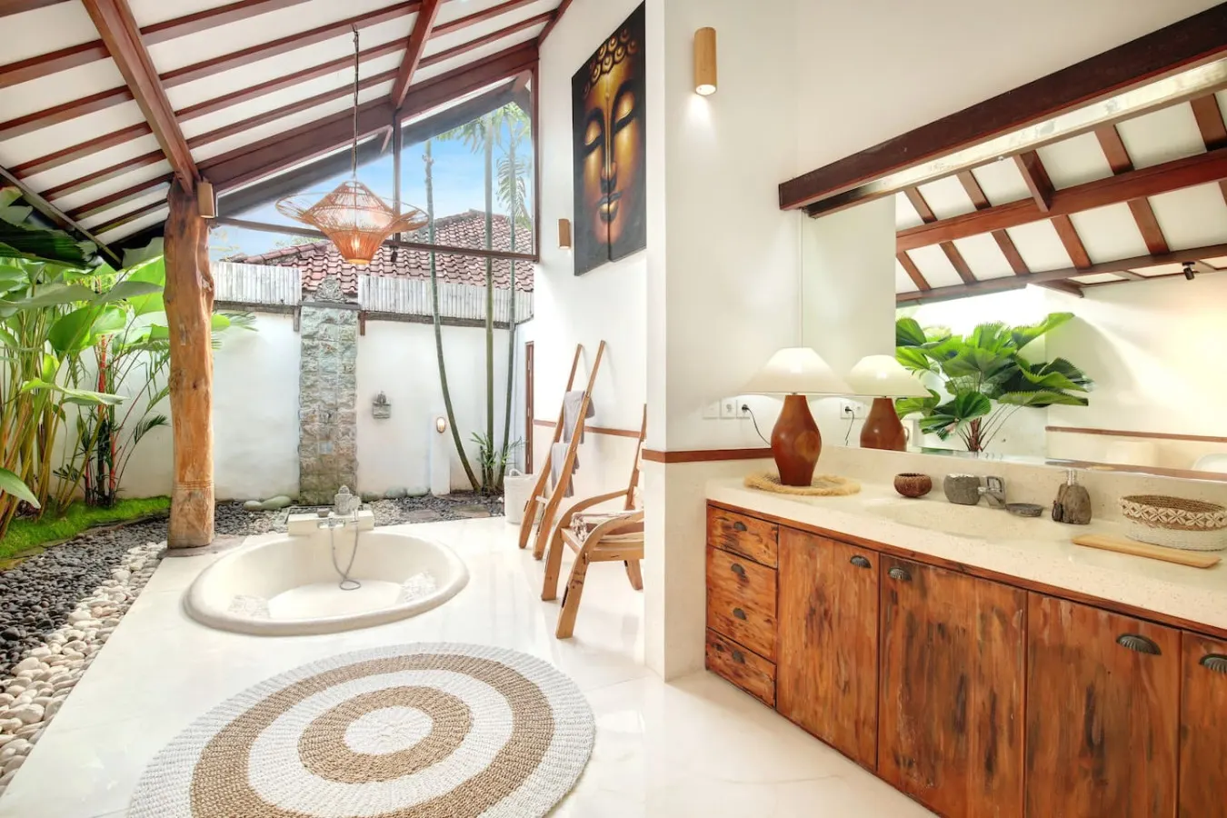 Lepa Villa 3.5 bedroom oasis in Legian 8