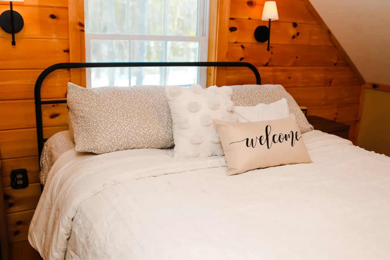 Cozy Stay • Near Lakes & Downtown Bridgton — photo 4