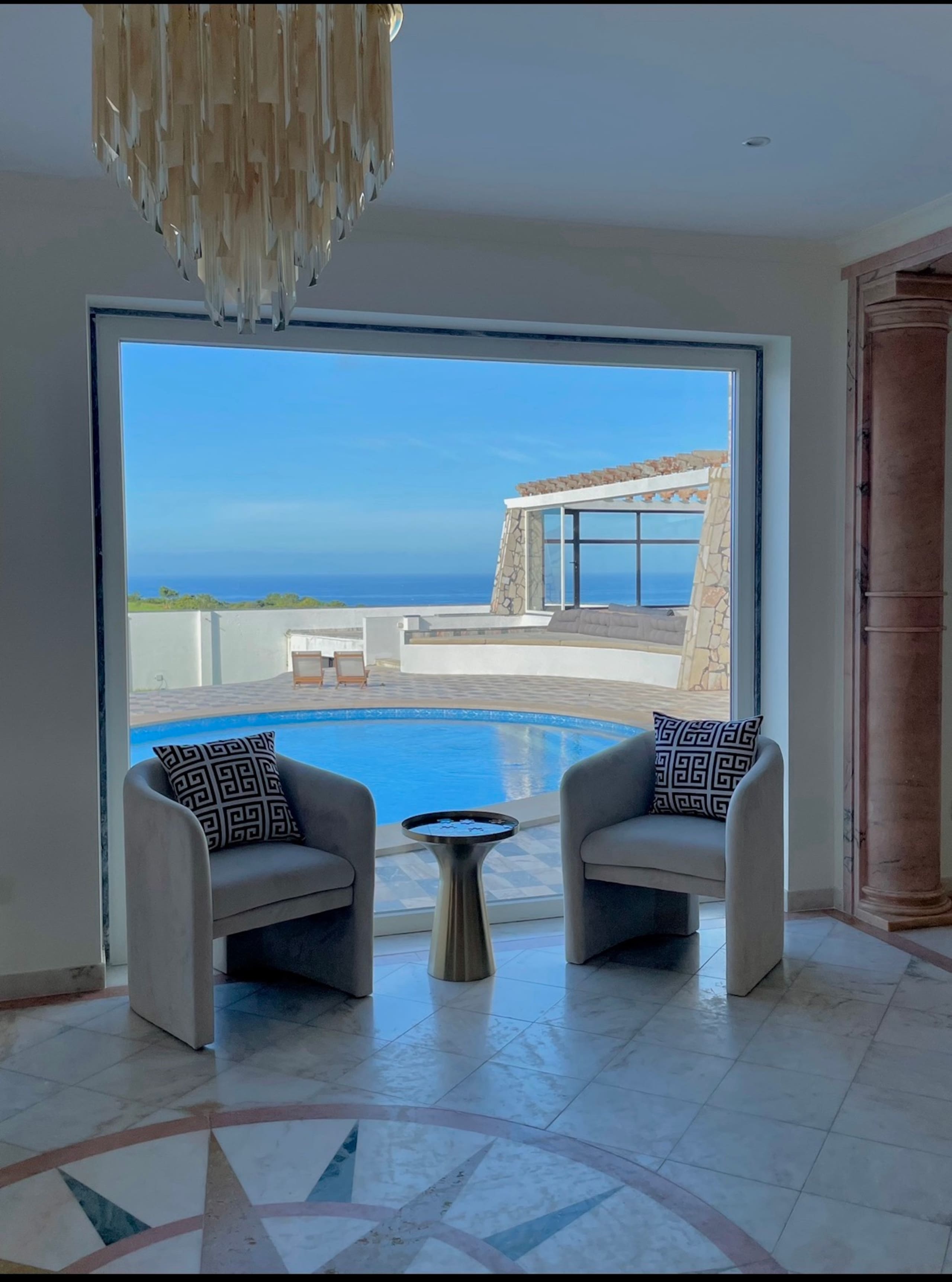 Casa das Rosas, Portugal 1