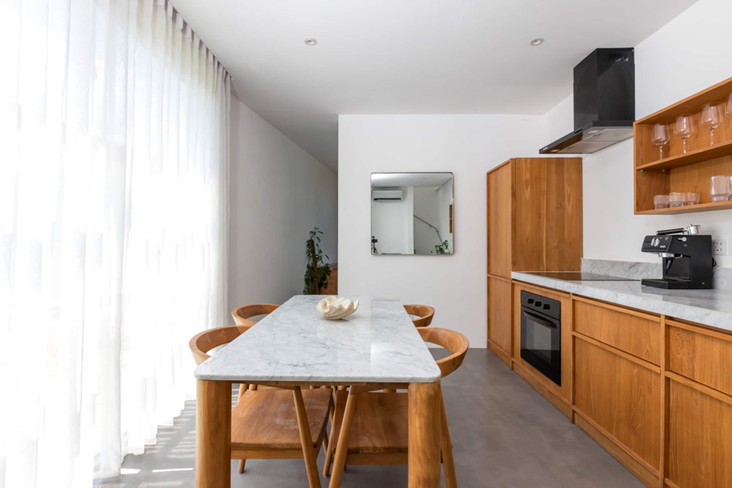 Modern 1 BR Villa w/ Rooftop near the Beach