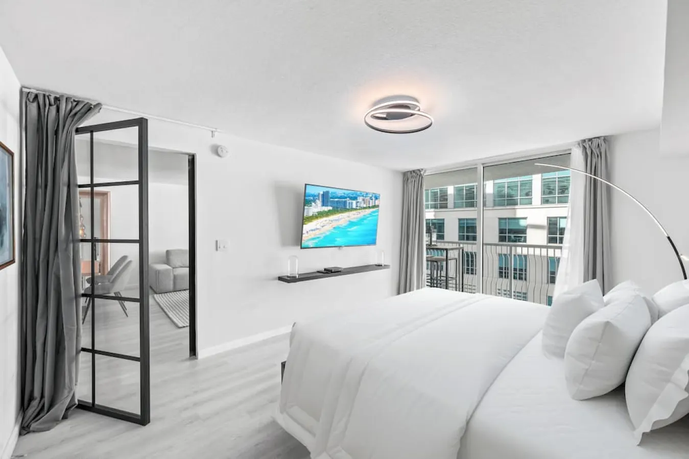High Rise Unit in the heart of Brickell 17