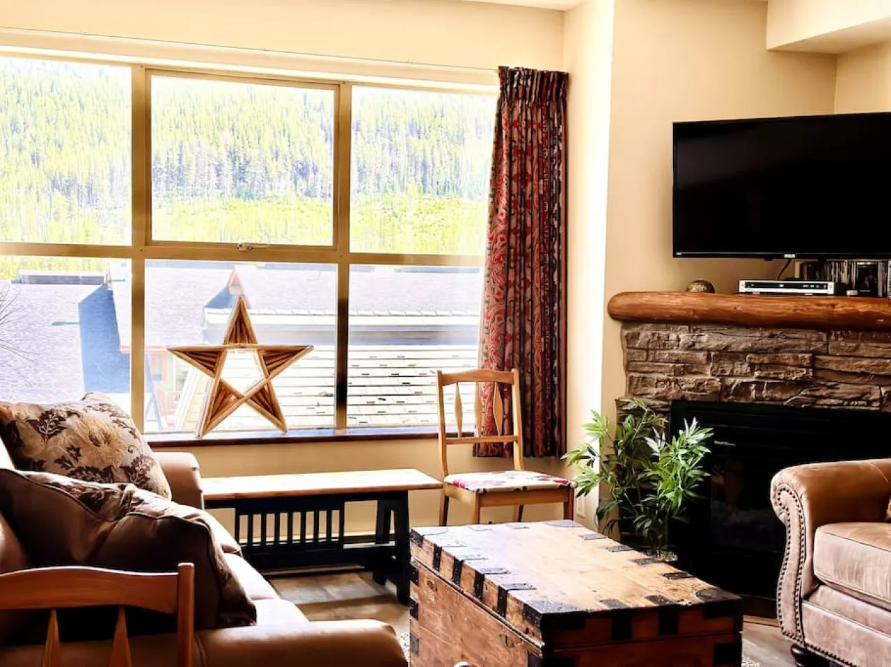 Apex Mountain ~ Belle Apres ~ BC Reg#PM618645995 16