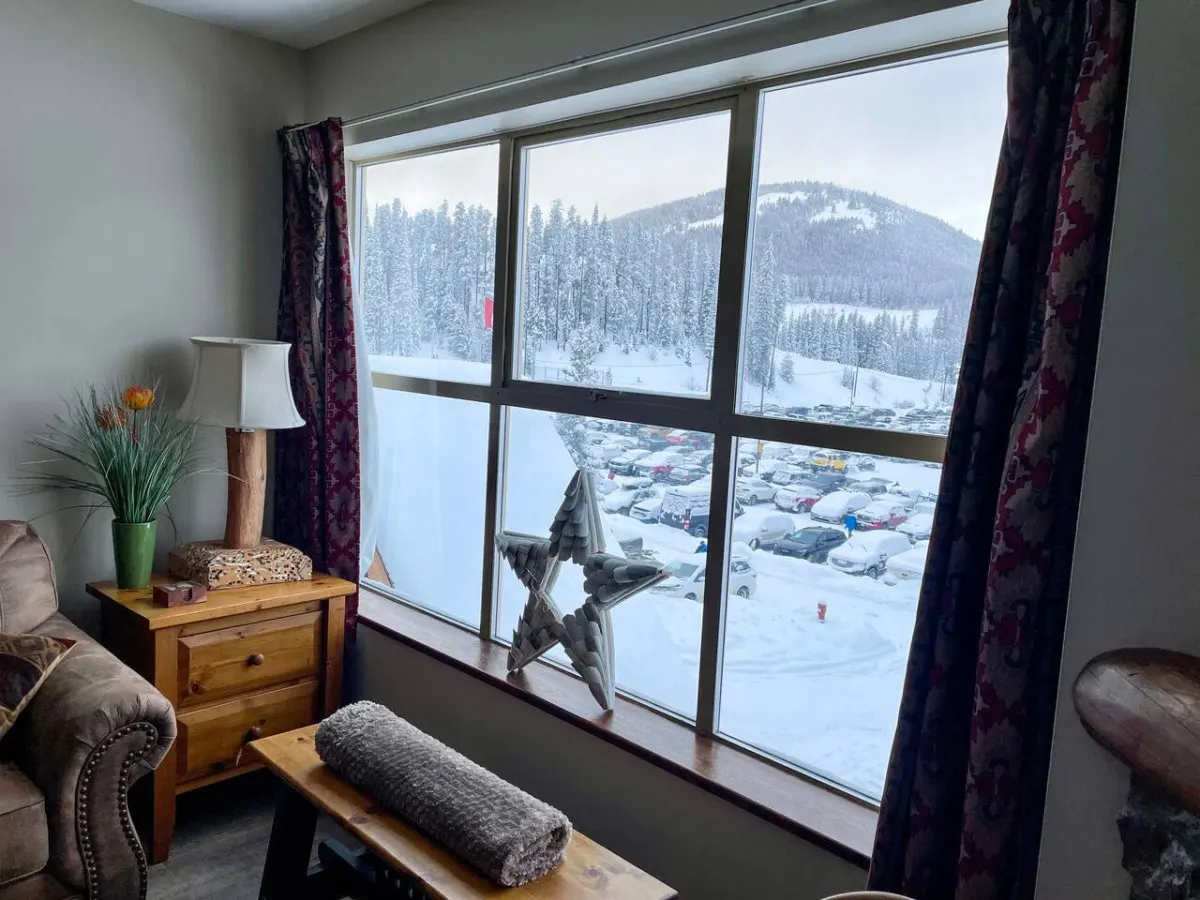 Apex Mountain ~ Belle Apres ~ BC Reg#PM618645995 20