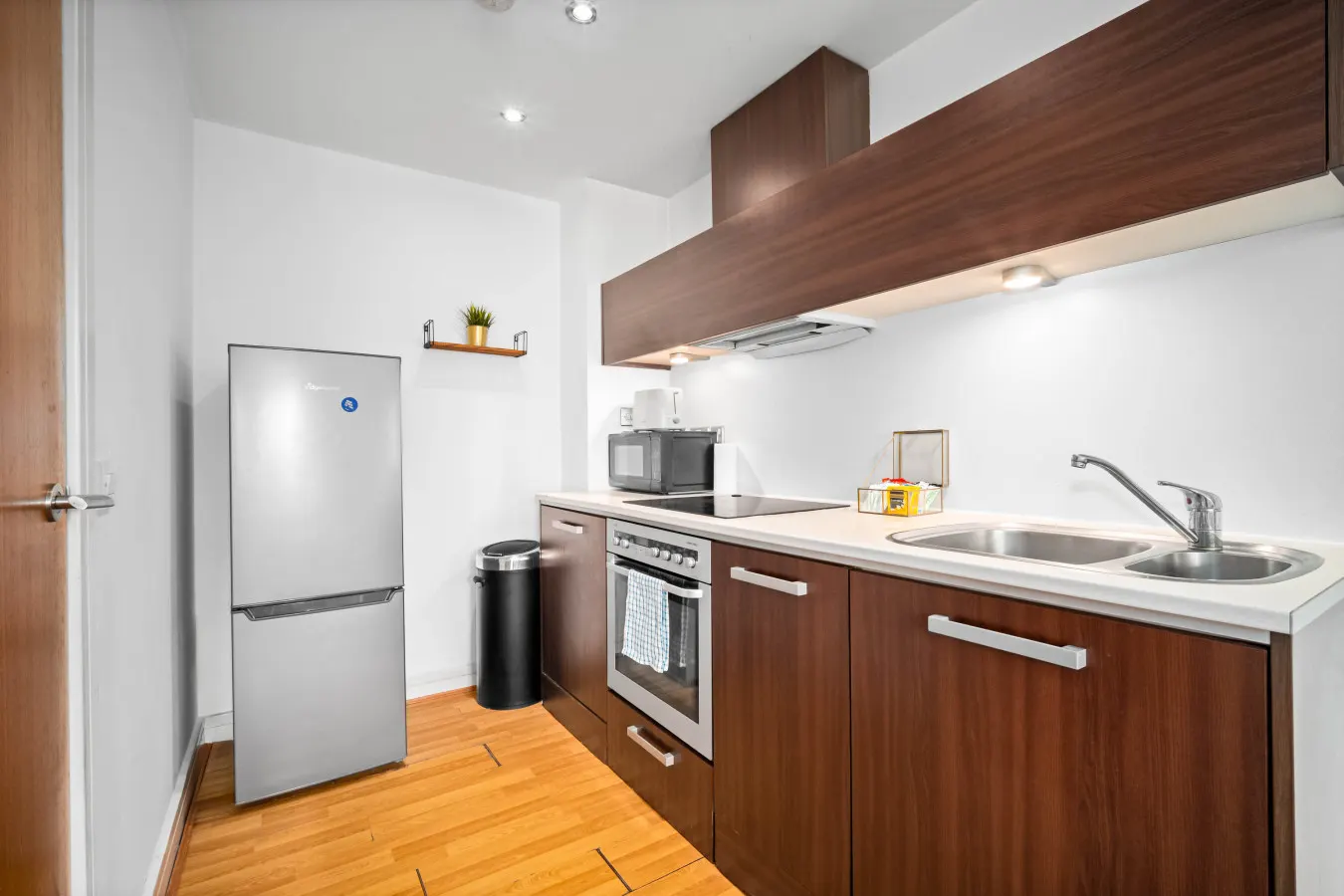 Stylish City Centre Apartment - Smart TV - WIFI — photo 3