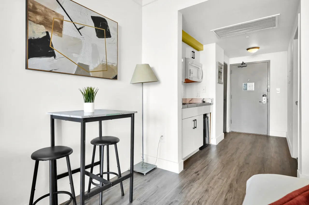 SF Stunning 12th Floor Studio in the Heart of Grove 7
