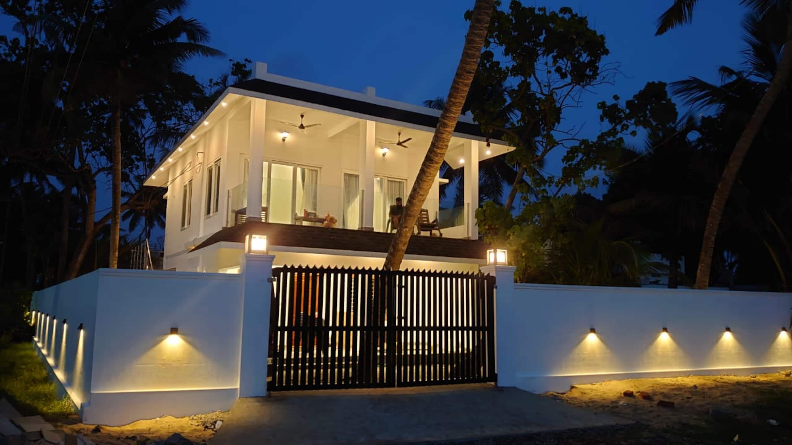 Theeraa stunning beachfront villa in Cherai 2
