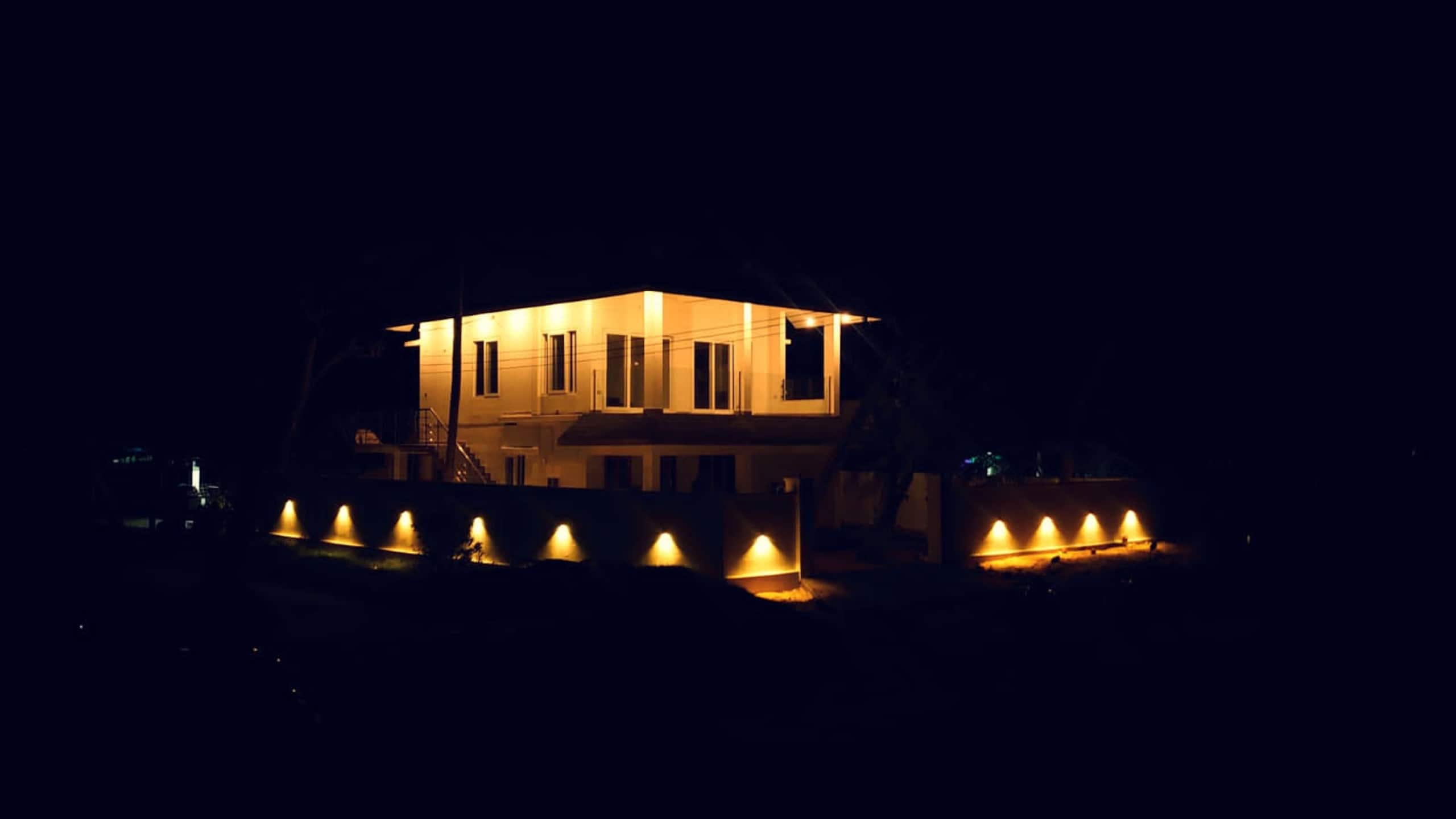 Theeraa stunning beachfront villa in Cherai 7