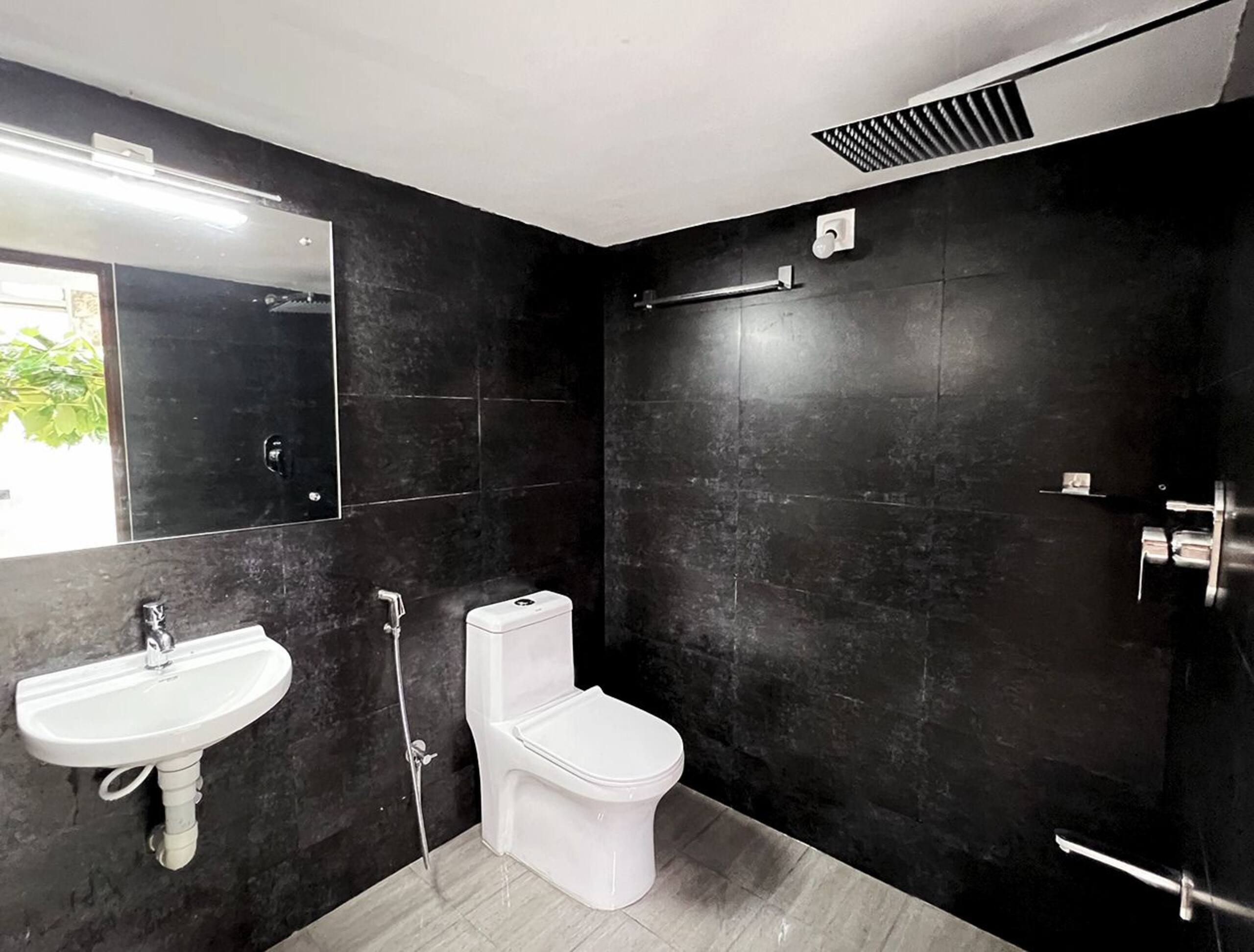Theeraa stunning beachfront villa in Cherai 12