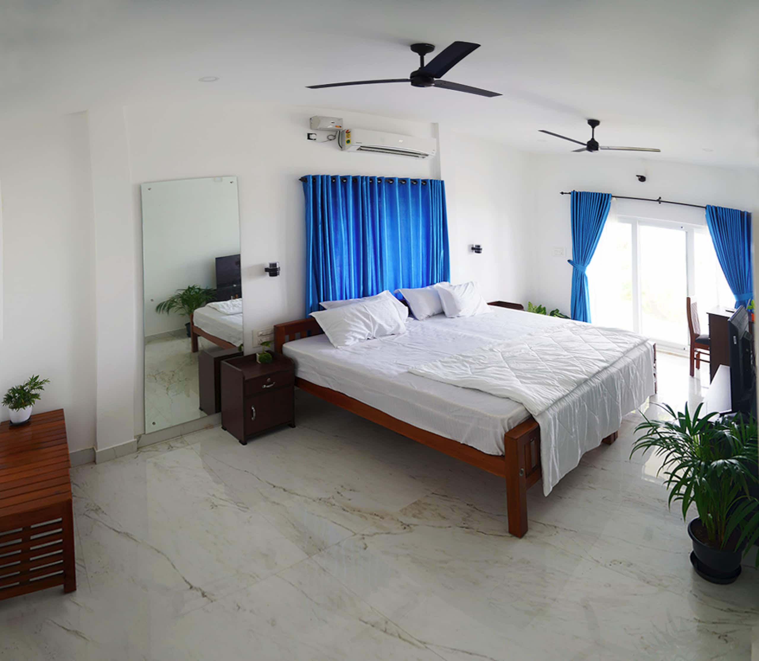 Theeraa stunning beachfront villa in Cherai 11