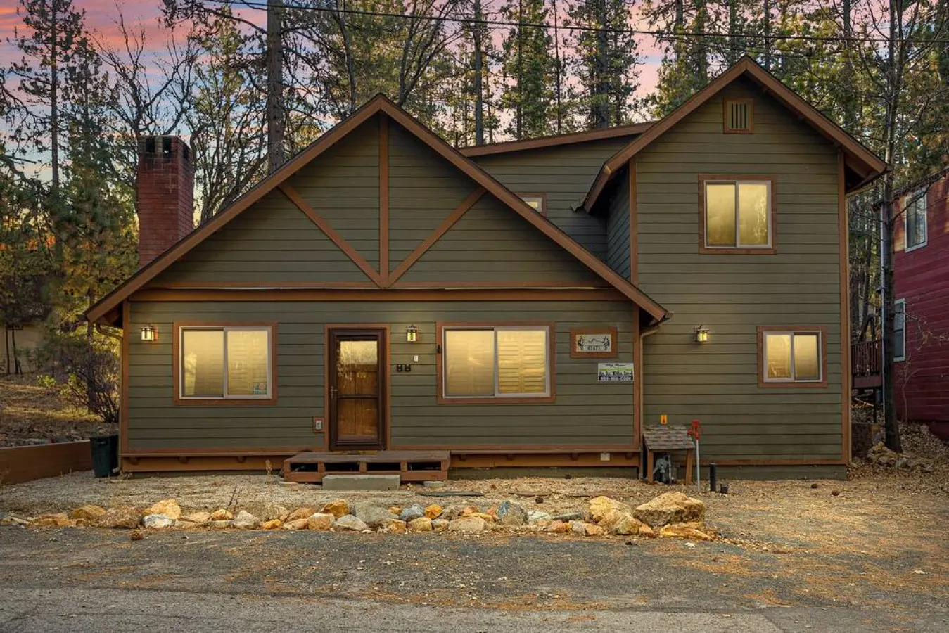 Great Escape Games, Hot Tub & Fire Pit 10