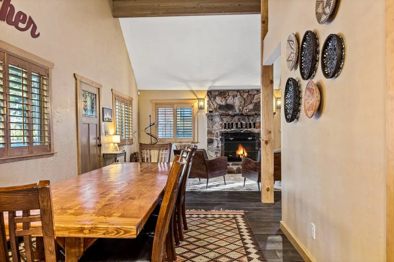 Great Escape Games, Hot Tub & Fire Pit 12