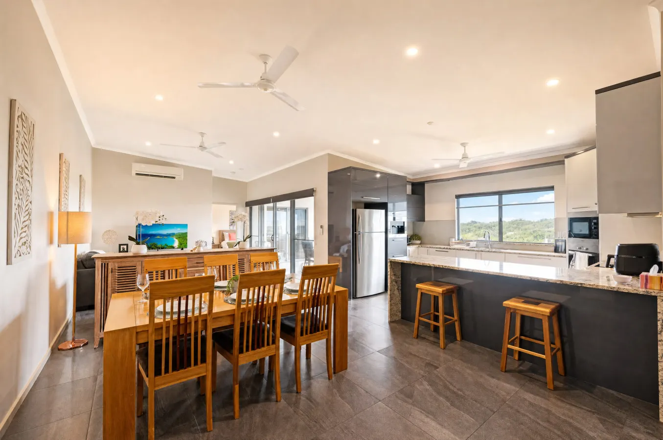 Zen Coastline: pool - balcony dining - seaview 12
