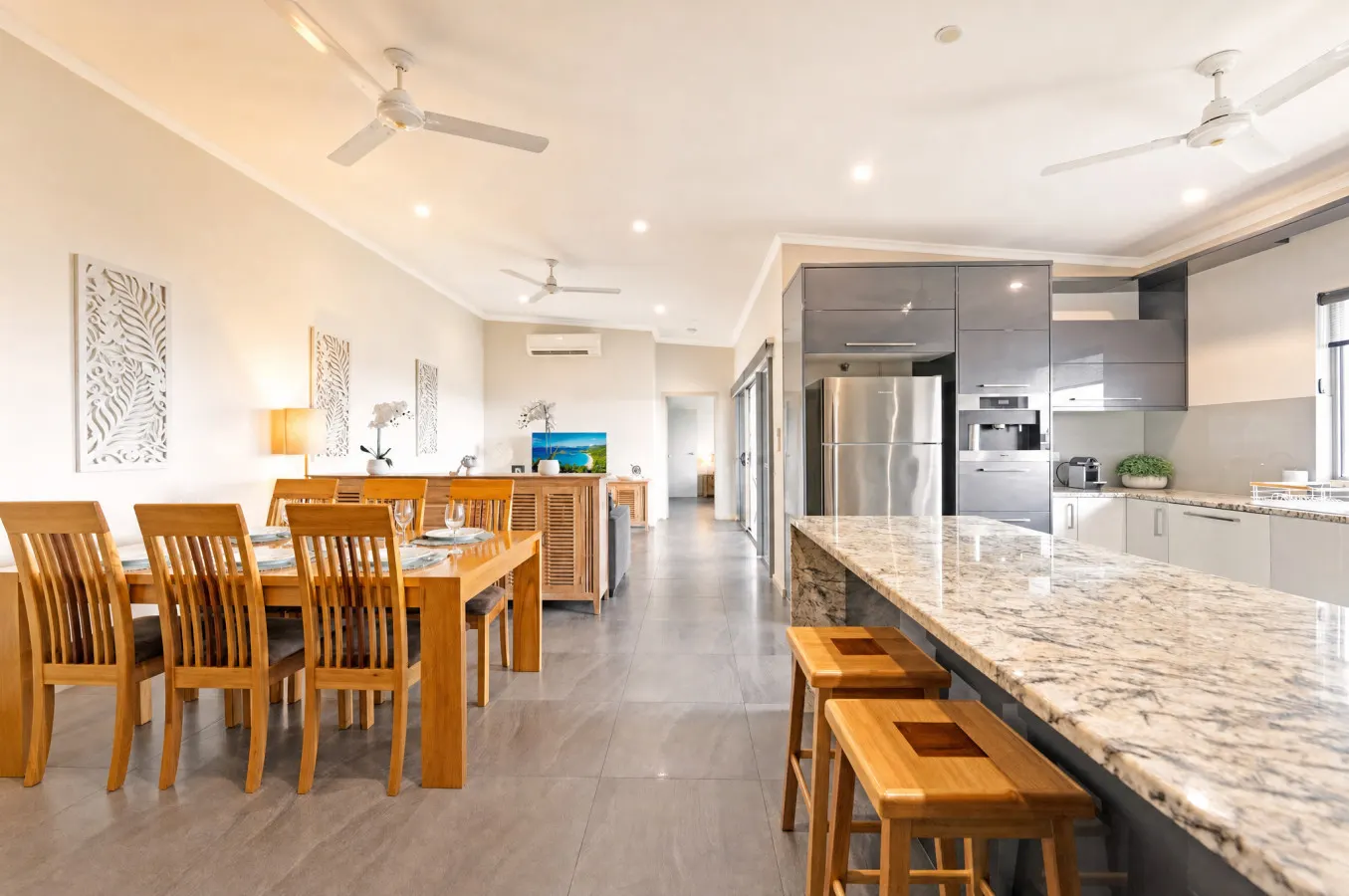 Zen Coastline: pool - balcony dining - seaview 15