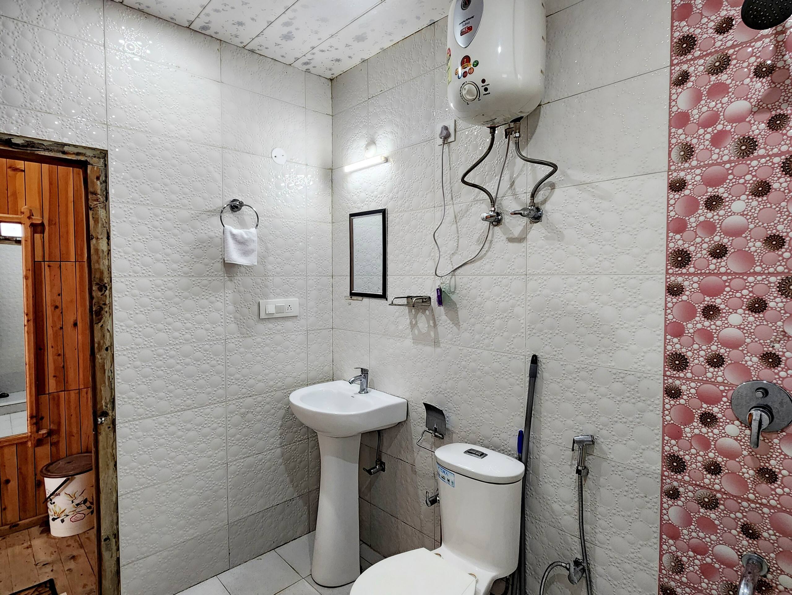 7 room villa Talaighar Farmstay shimla kufri 32